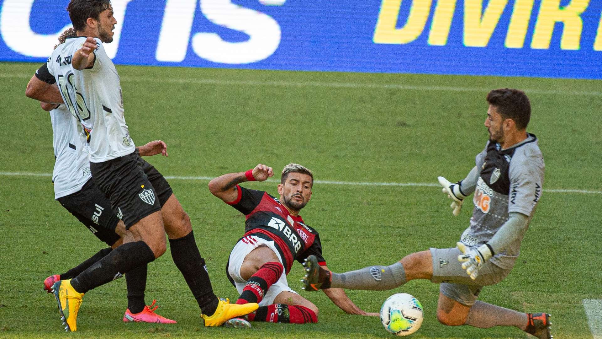 Arrascaeta Rafael Flamengo Atlético-MG Brasileirão Série A 09082020