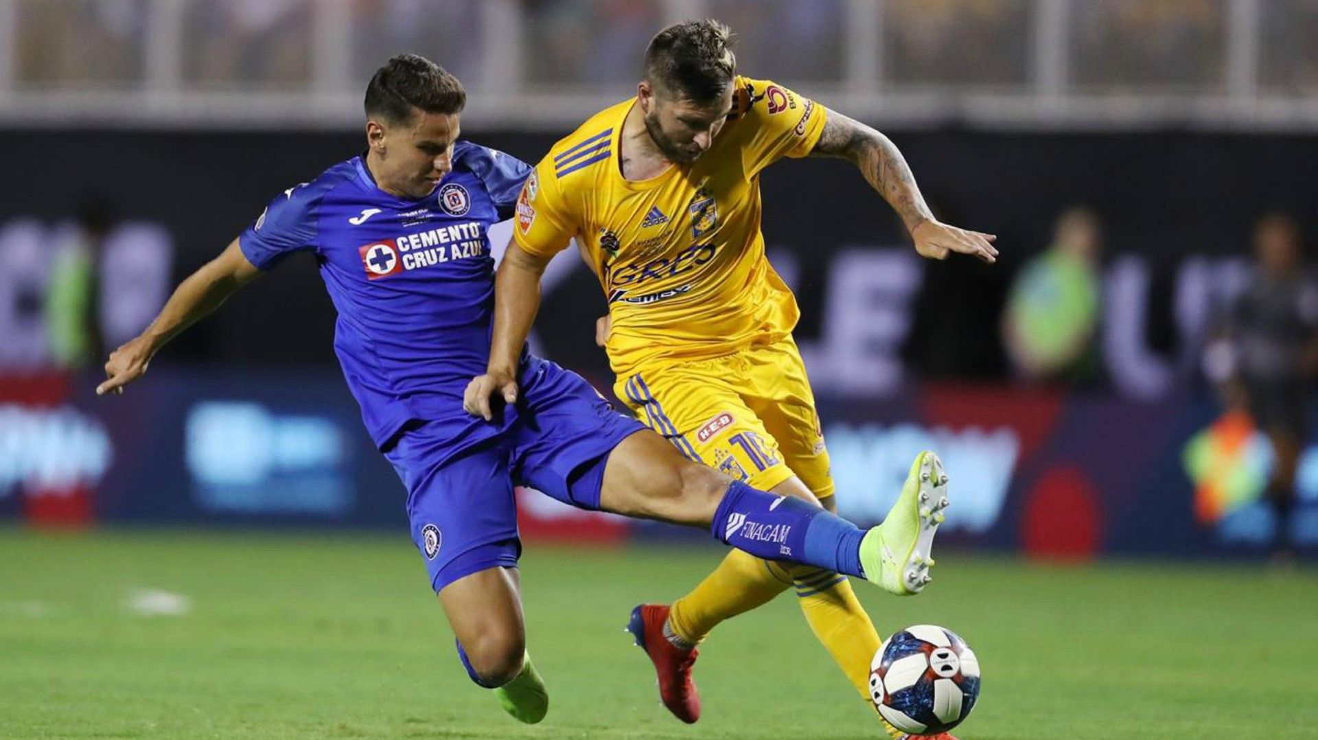 Cruz Azul Tigres Igor Lichnovsky André-Pierre Gignac