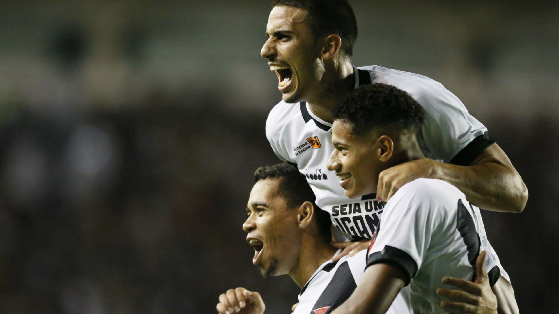 Marrony Thiago Galhardo Pikachu Vasco Americano Carioca 27012019