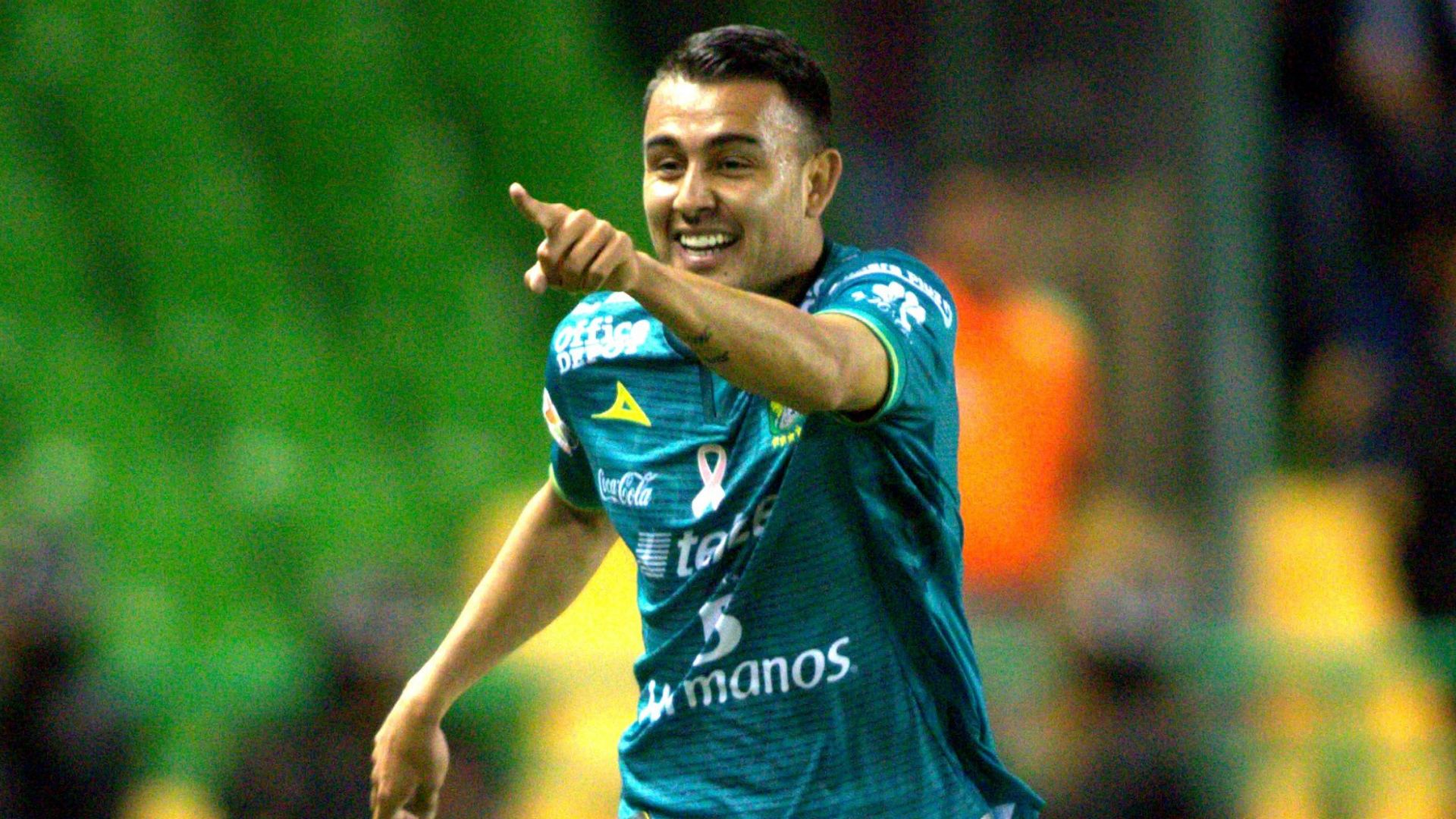 Miguel Ibarra Club Leon Liga MX 103115