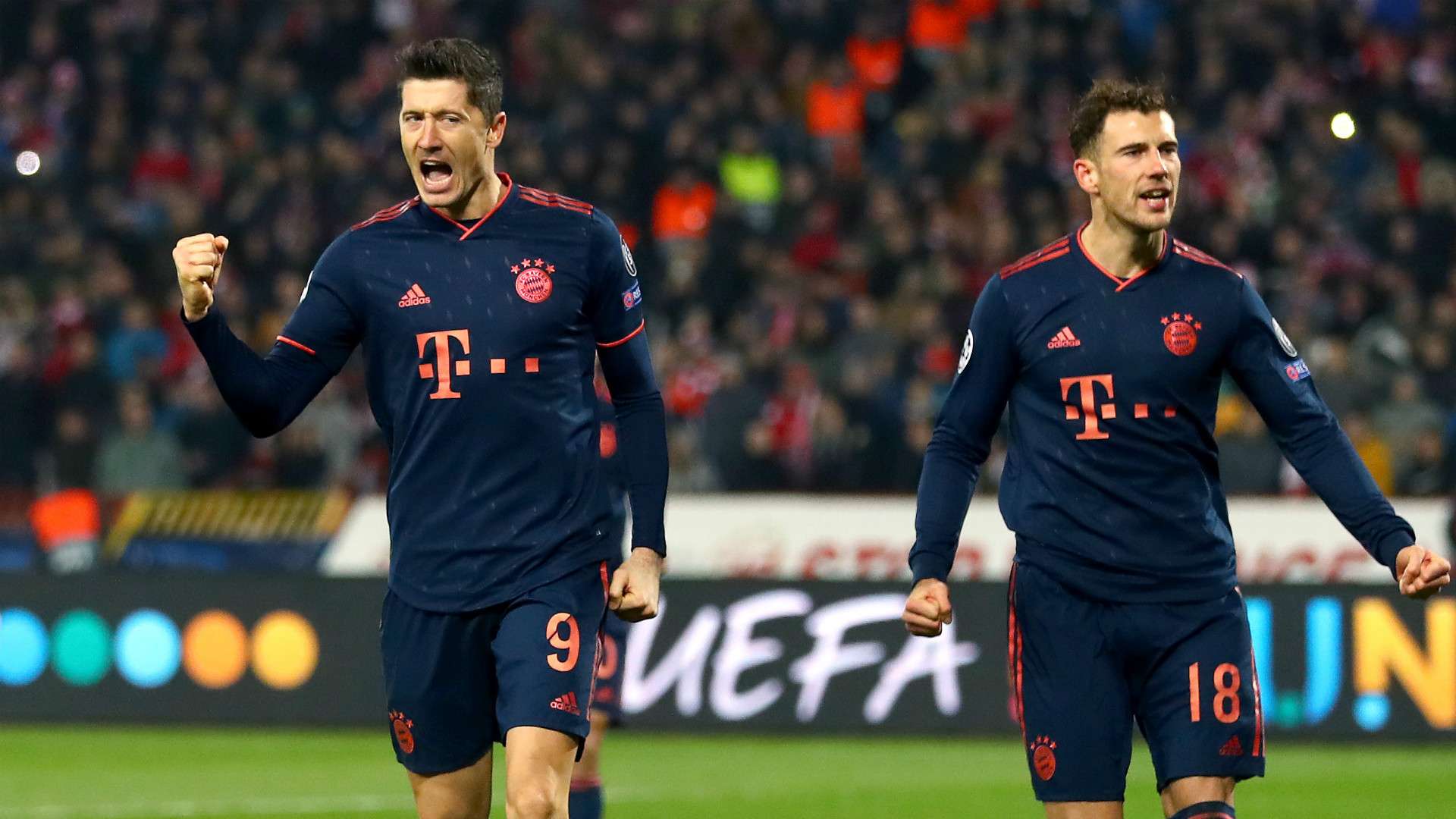 ROBERT LEWANDOWSKI LEON GORETZKA BAYERN MÜNCHEN CHAMPIONS LEAGUE 26112019