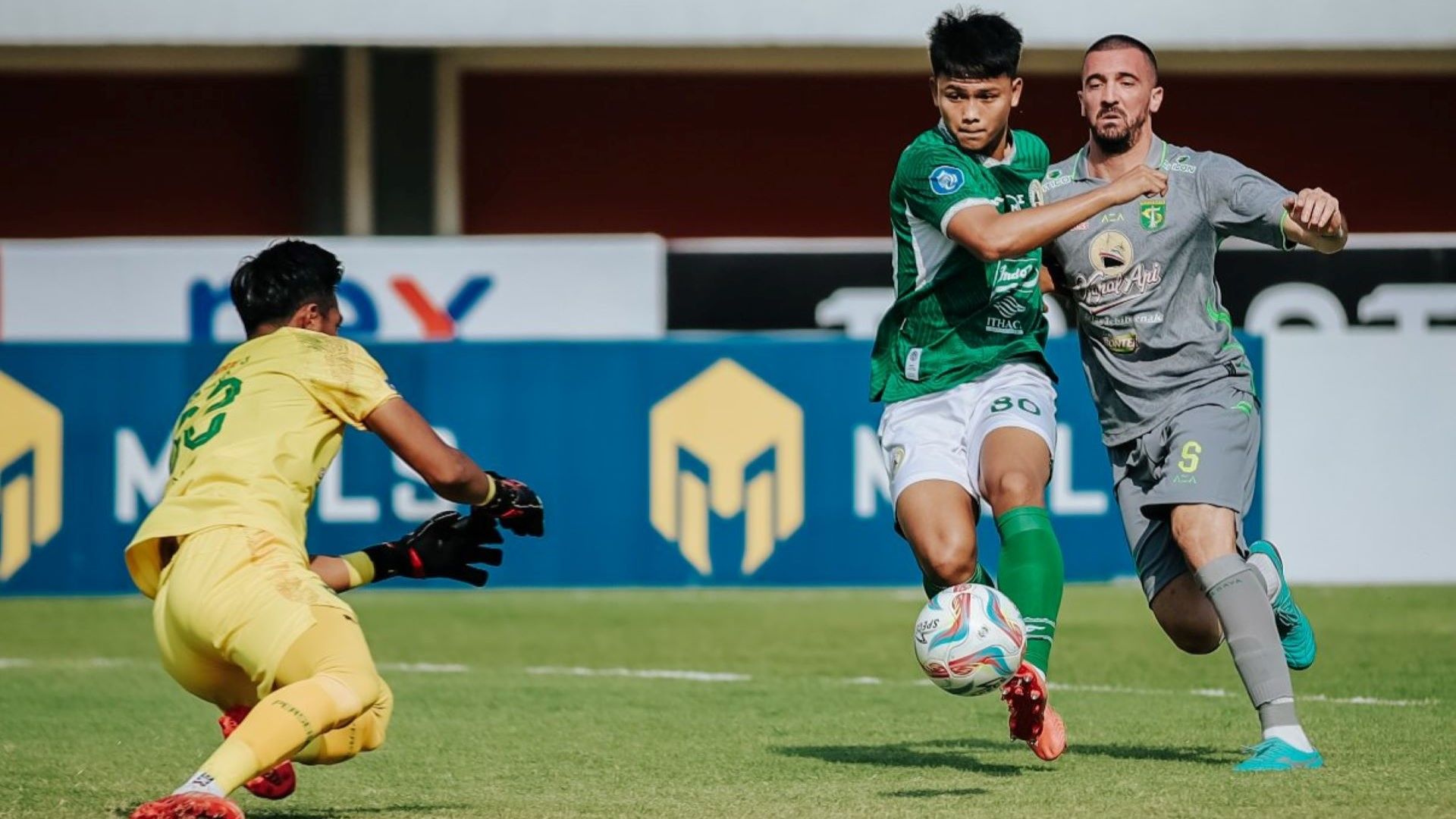 Hokky Caraka & Dusan Stevanovic - PSS Sleman vs Persebaya Surabaya 26082023