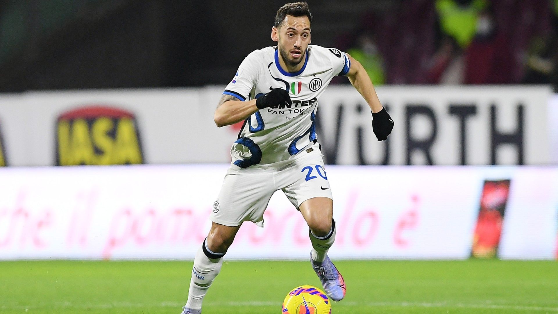 Calhanoglu Salernitana Inter Serie A