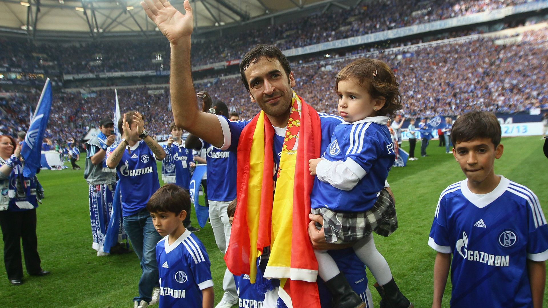Raúl González homenaje Schalke