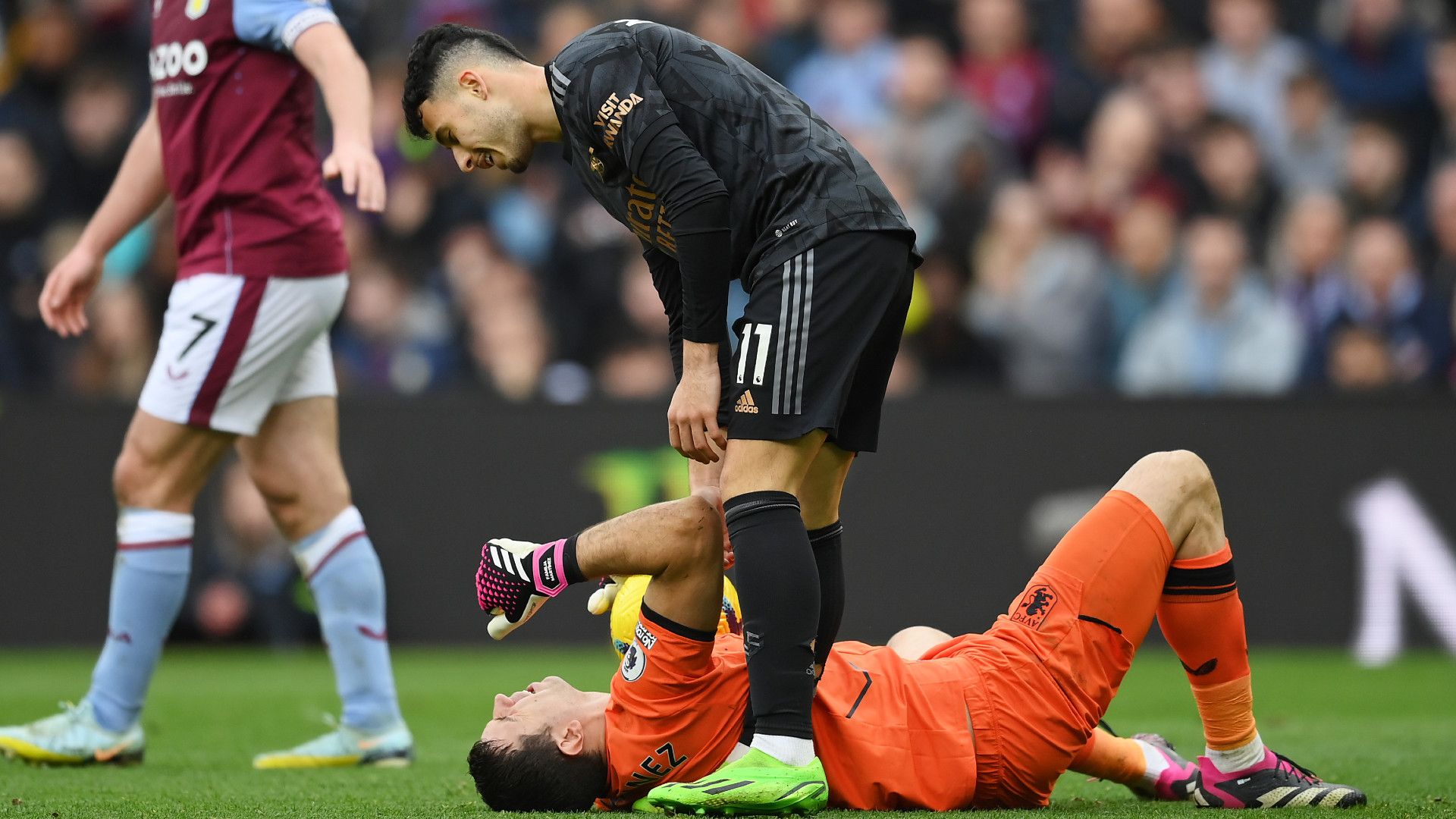 EMILIANO MARTINEZ ASTON VILLA PREMIER LEAGUE 18022023