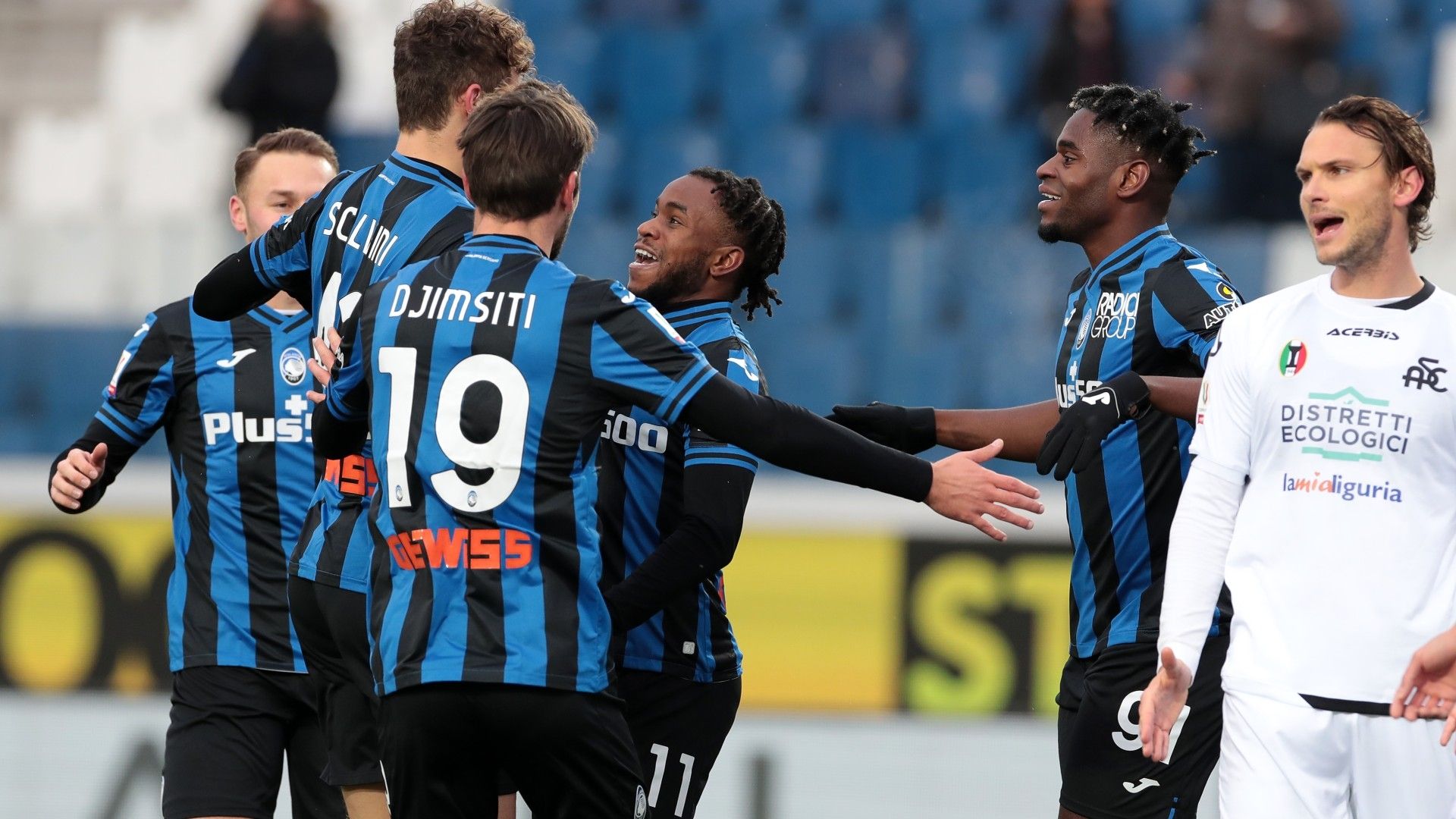 Atalanta celebrates goal against Spezia