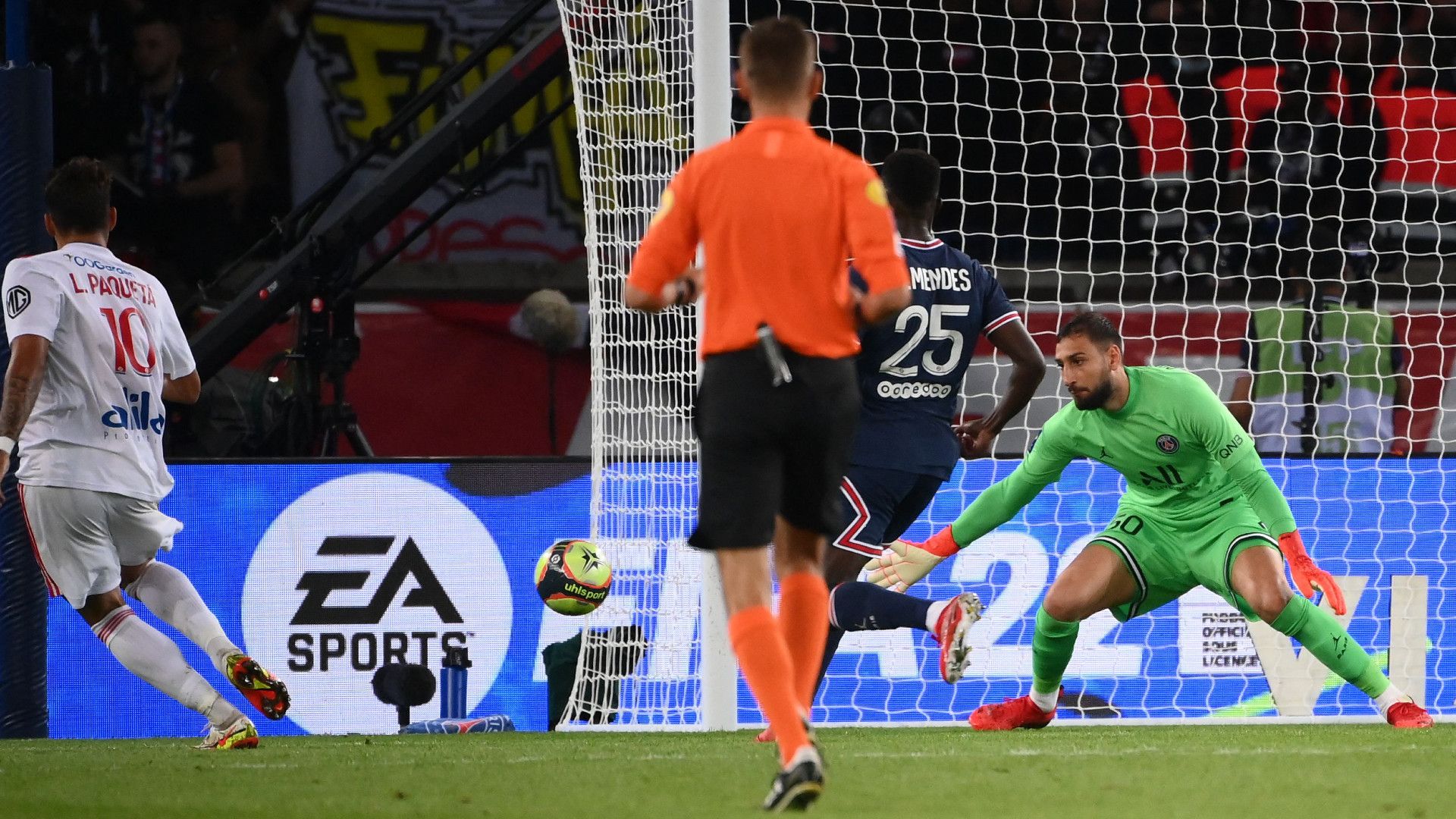 Gianluigi Donnarumma Lucas Paquetà PSG OL Ligue 1