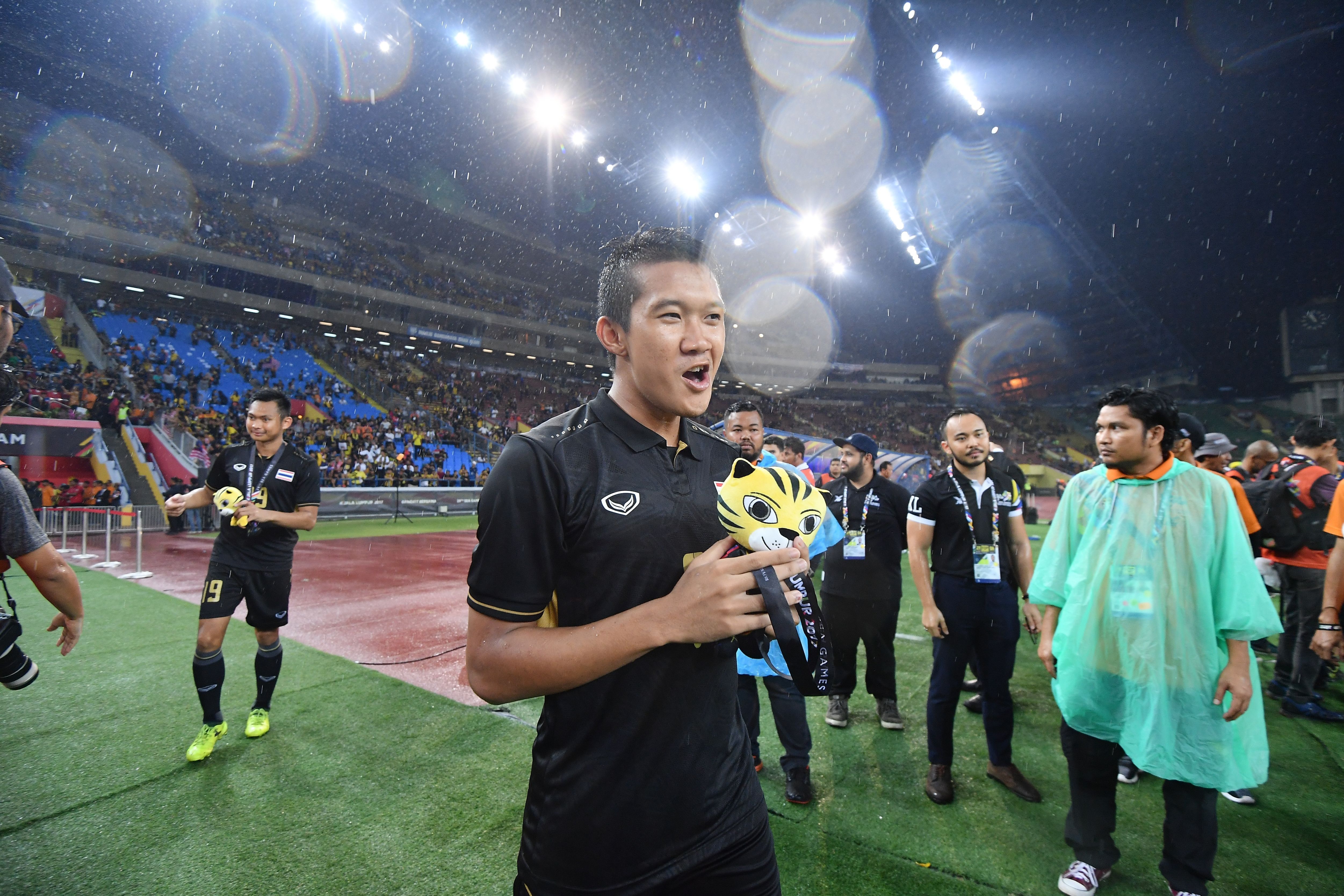 นพพล พลคำ