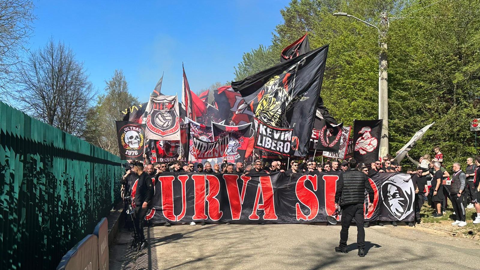 curva sud milan milanello corteo 2025 26