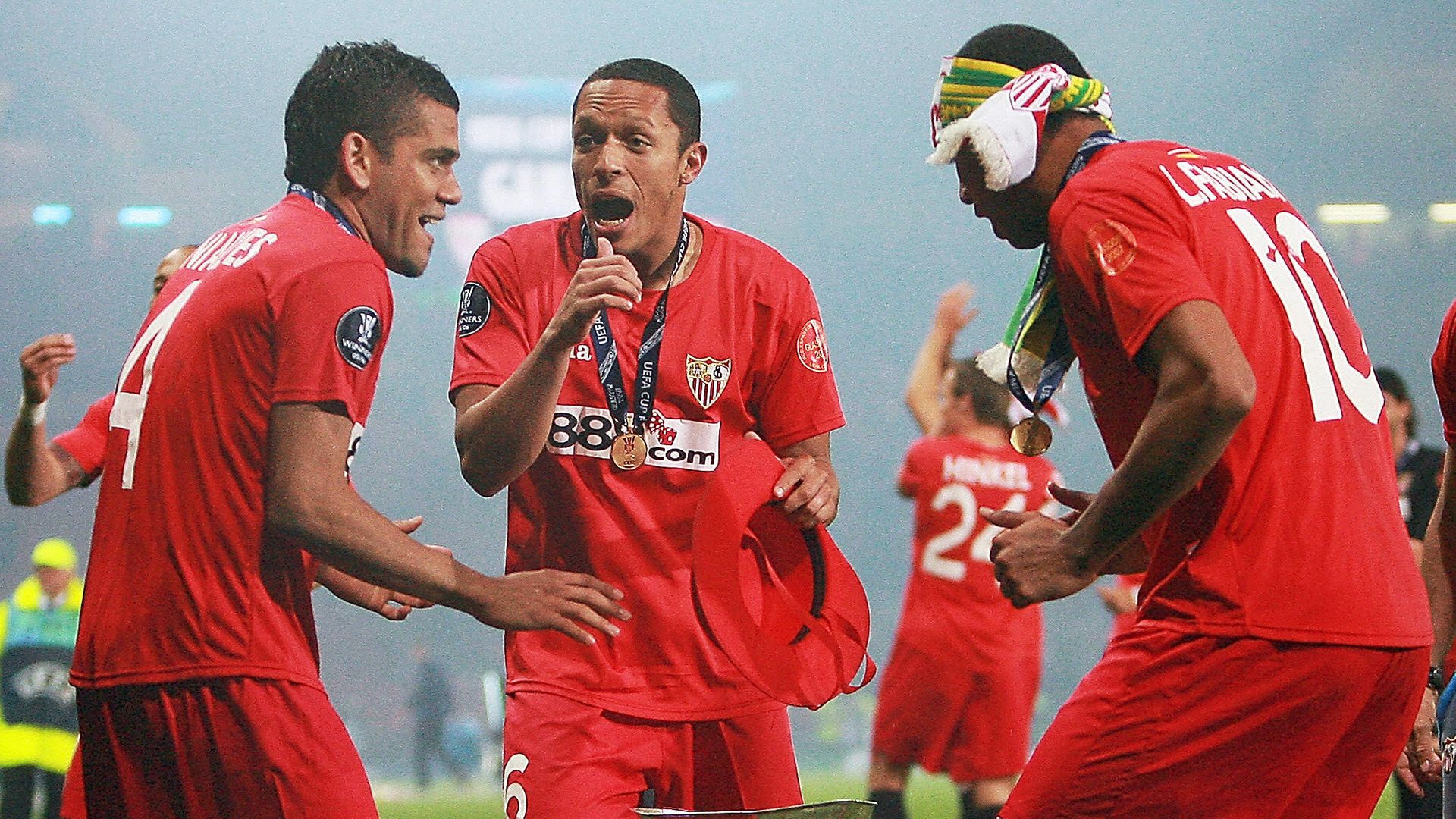 Adriano Correia Dani Alves Luis Fabiano Sevilla 2007 UEFA Cup