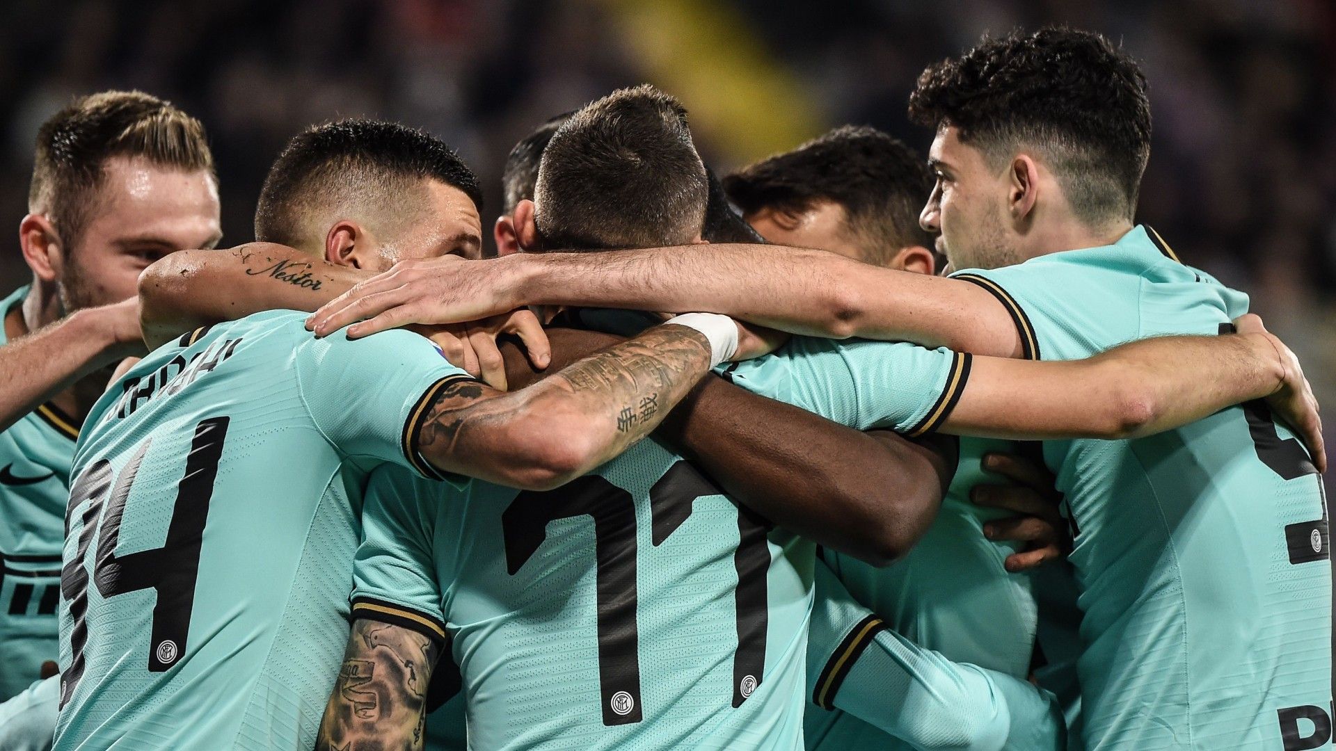 Inter celebrating