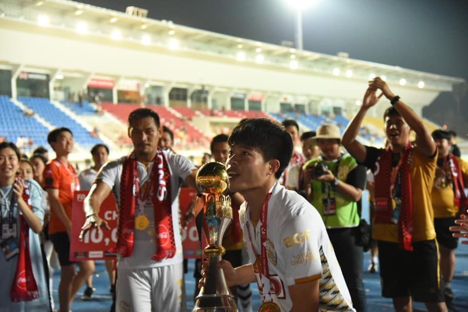 เอกนิษฐ์ ปัญญา