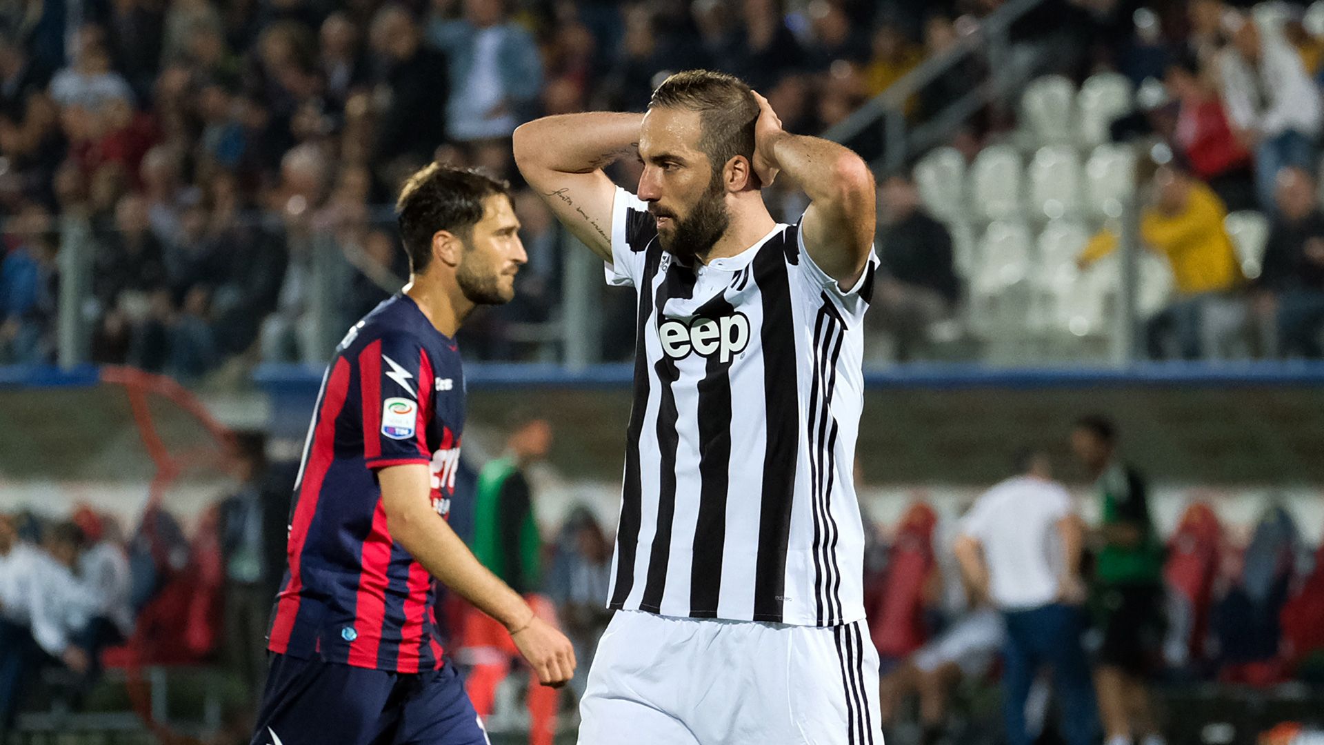 Higuain juve crotone 18042018