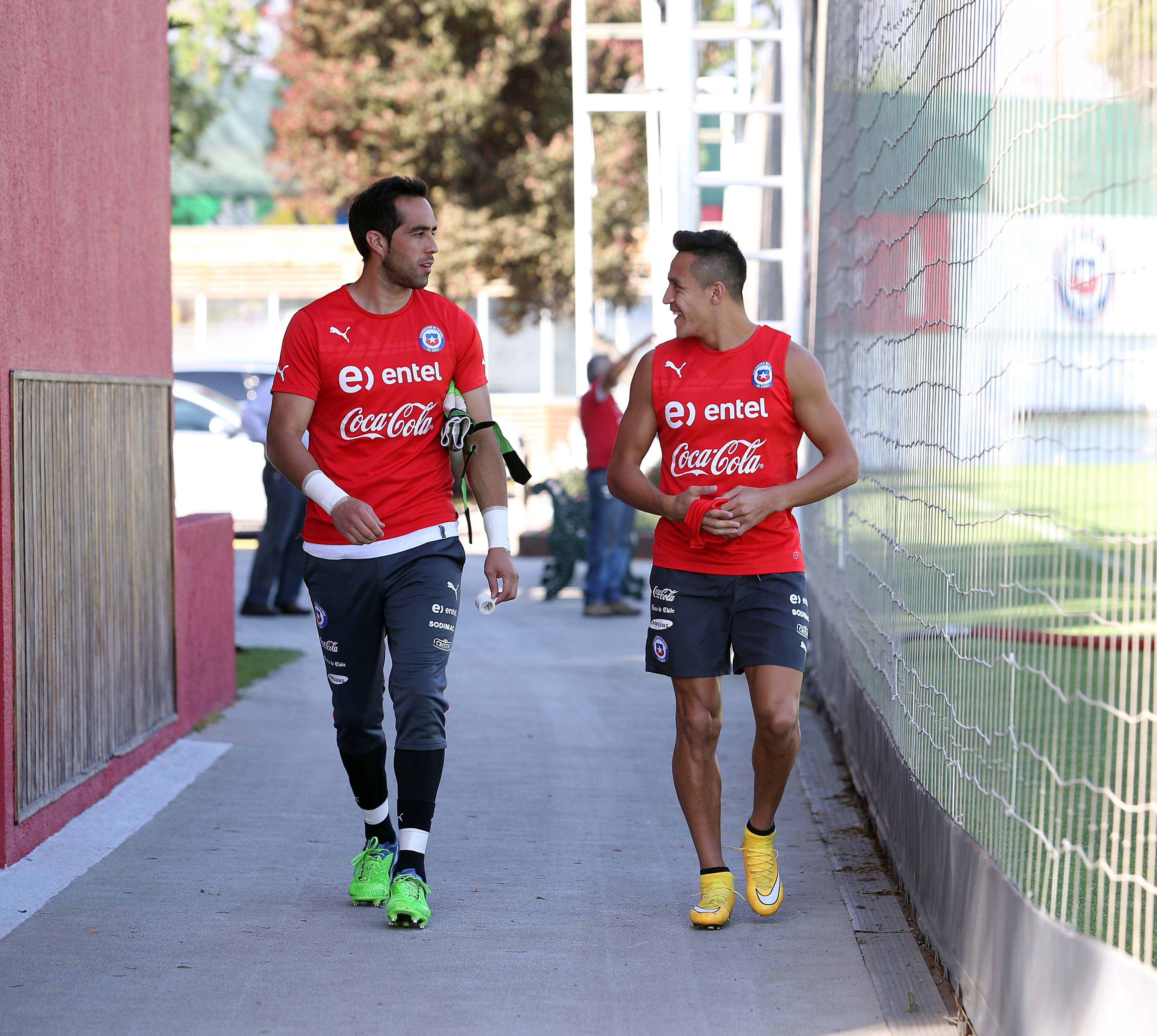 Claudio Bravo y Alexis Sánchez.