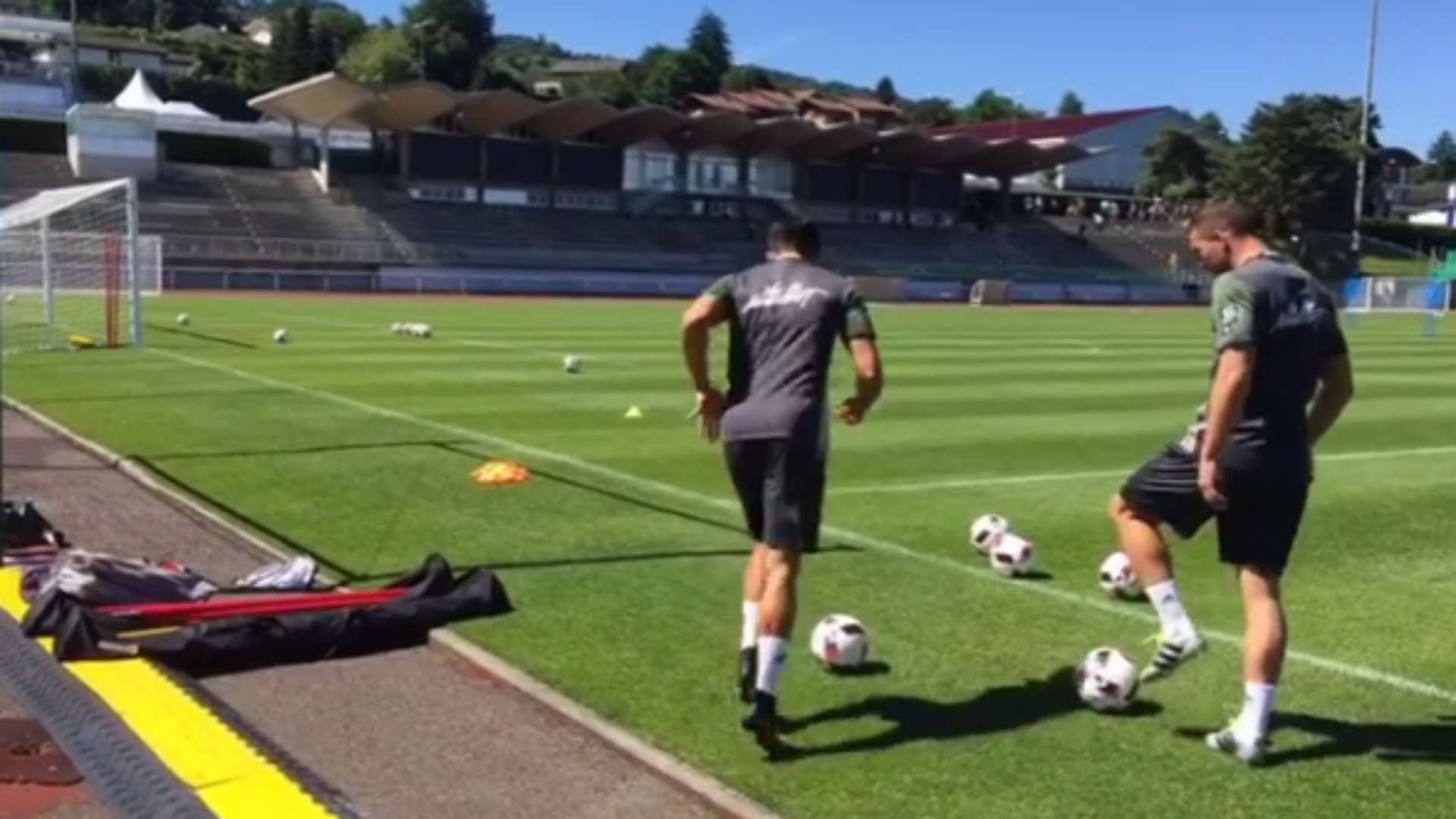 Lukas Podolski Emre Can trick shot challenge