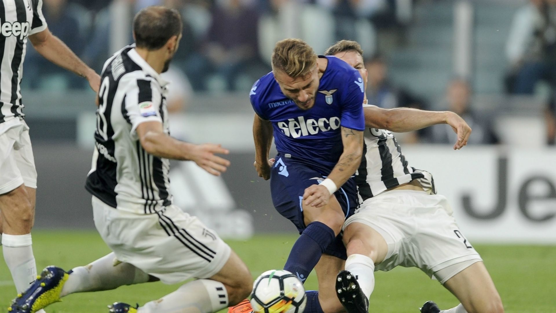 Giorgio Chiellini Ciro Immobile Stephan Lichtsteiner Juventus 10142017