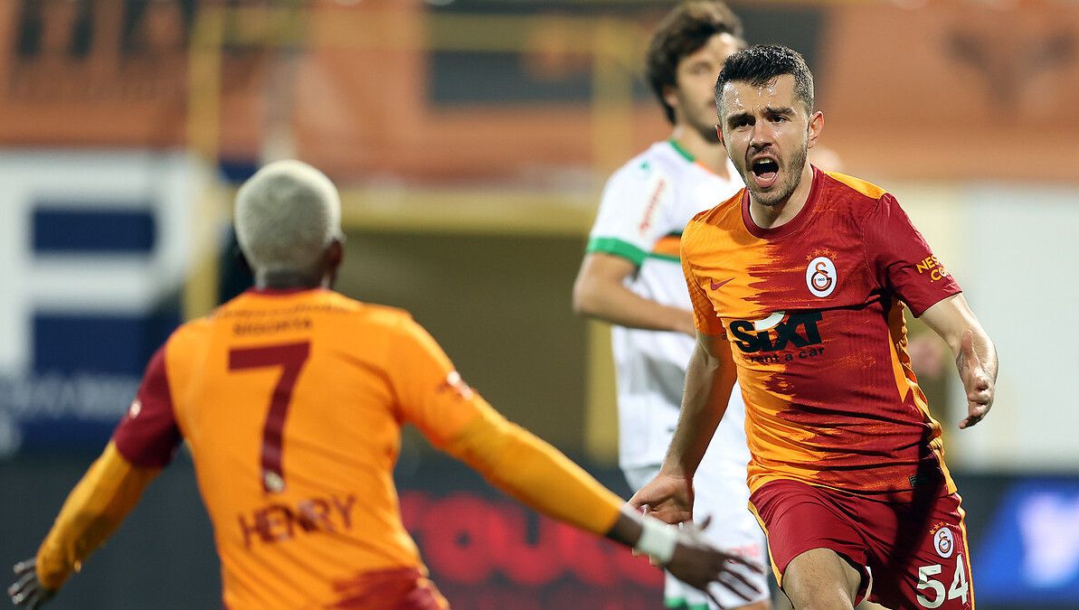 Emre Kilinc Galatasaray Goal Celebration vs. Alanyaspor 02/20/21
