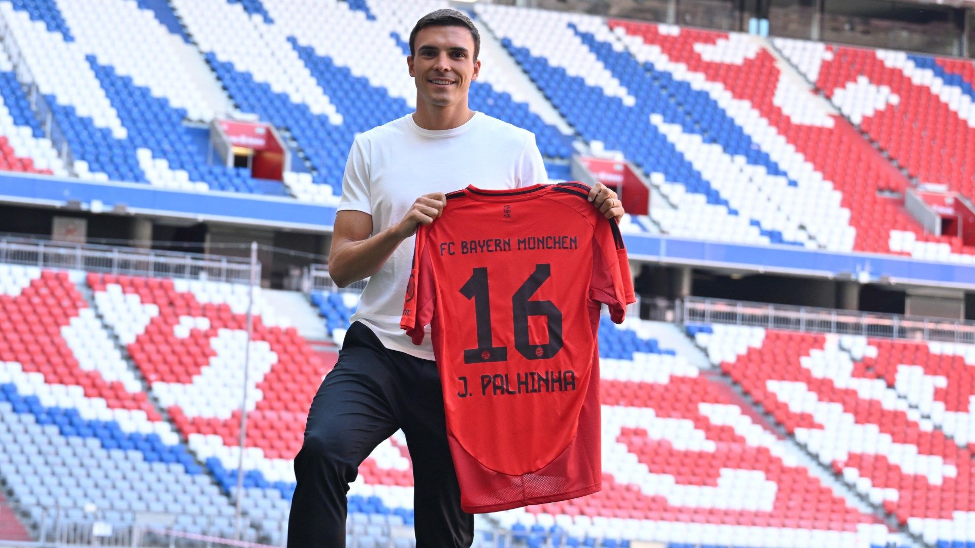 Joao Palhinha Bayern Munich 2024-25