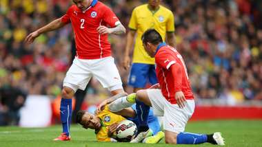 Neymar Gary Medel Brazil Chile Intl Friendly 29032015