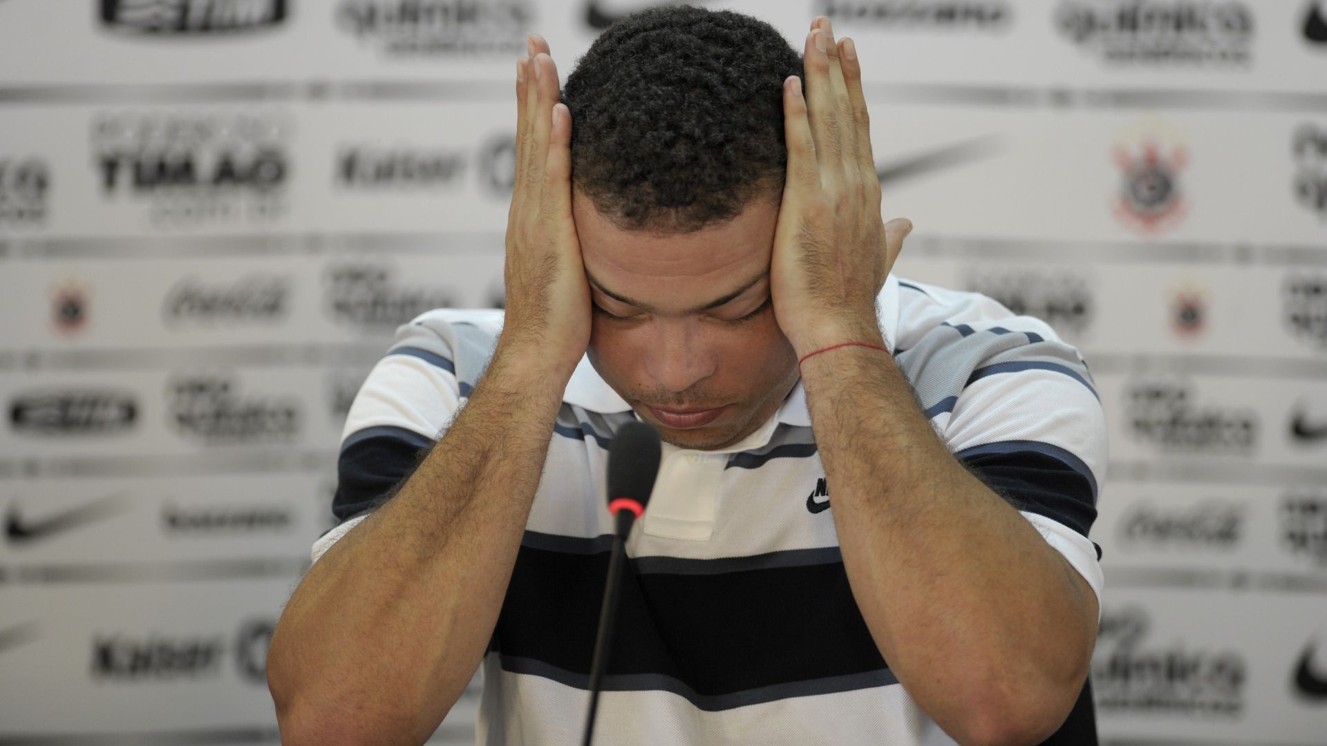 Ronaldo Fenomeno retires football press conference Corinthians