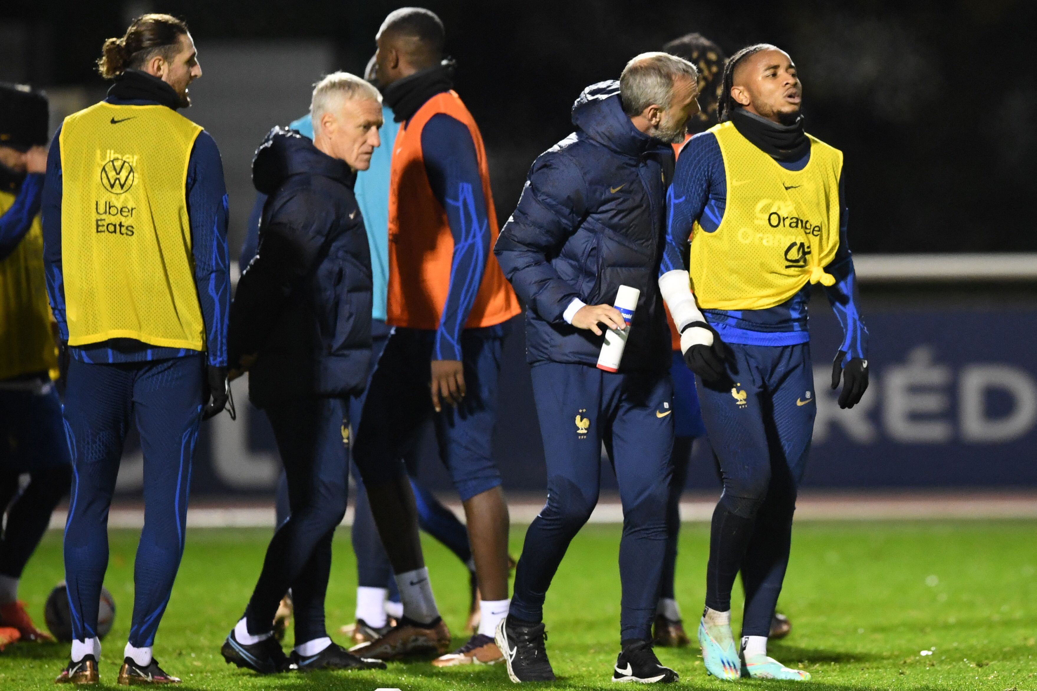 Victime d'une entorse au genou gauche lors du dernier entraînement des Bleus sur le sol français, Christopher Nkunku doit déclarer forfait pour le mondial.