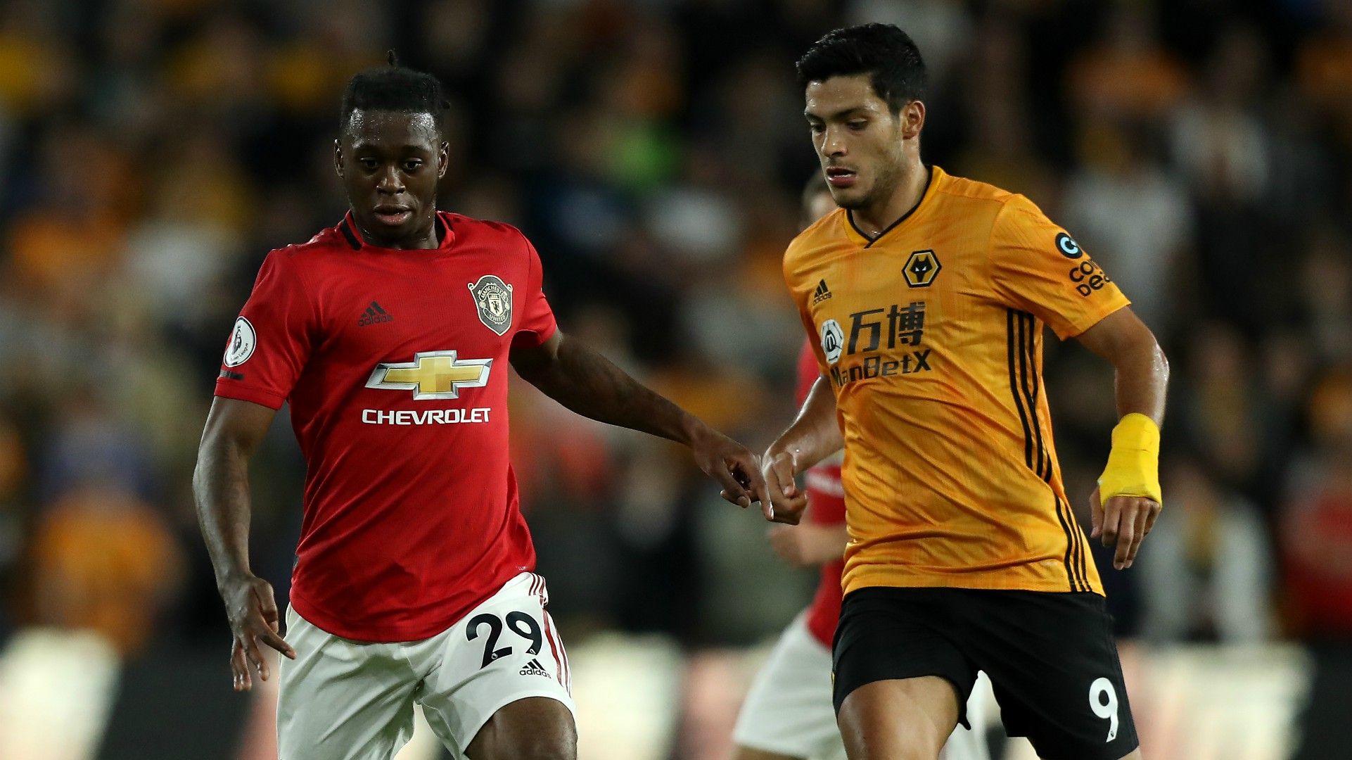 Aaron Wan-Bissaka Raúl Jiménez Wolves Manchester United