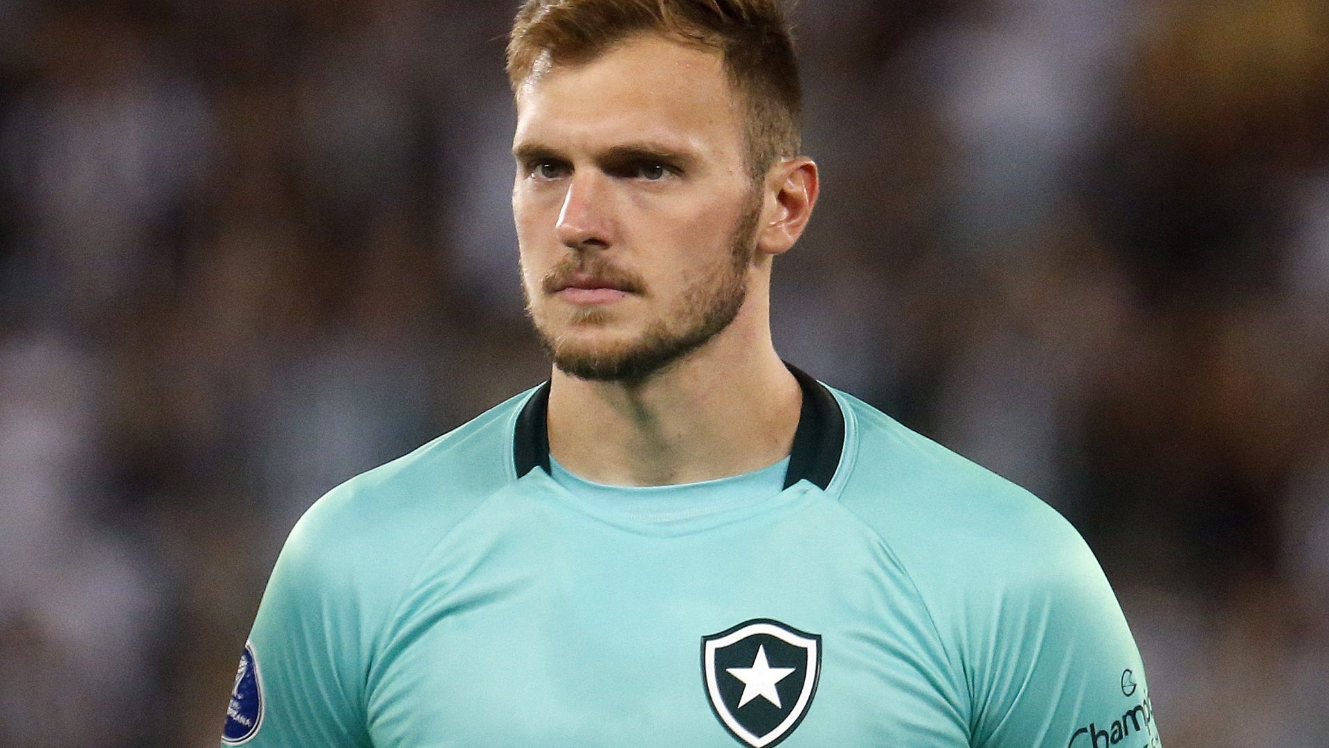 Lucas Perri, goleiro do Botafogo em ação na temporada 2023