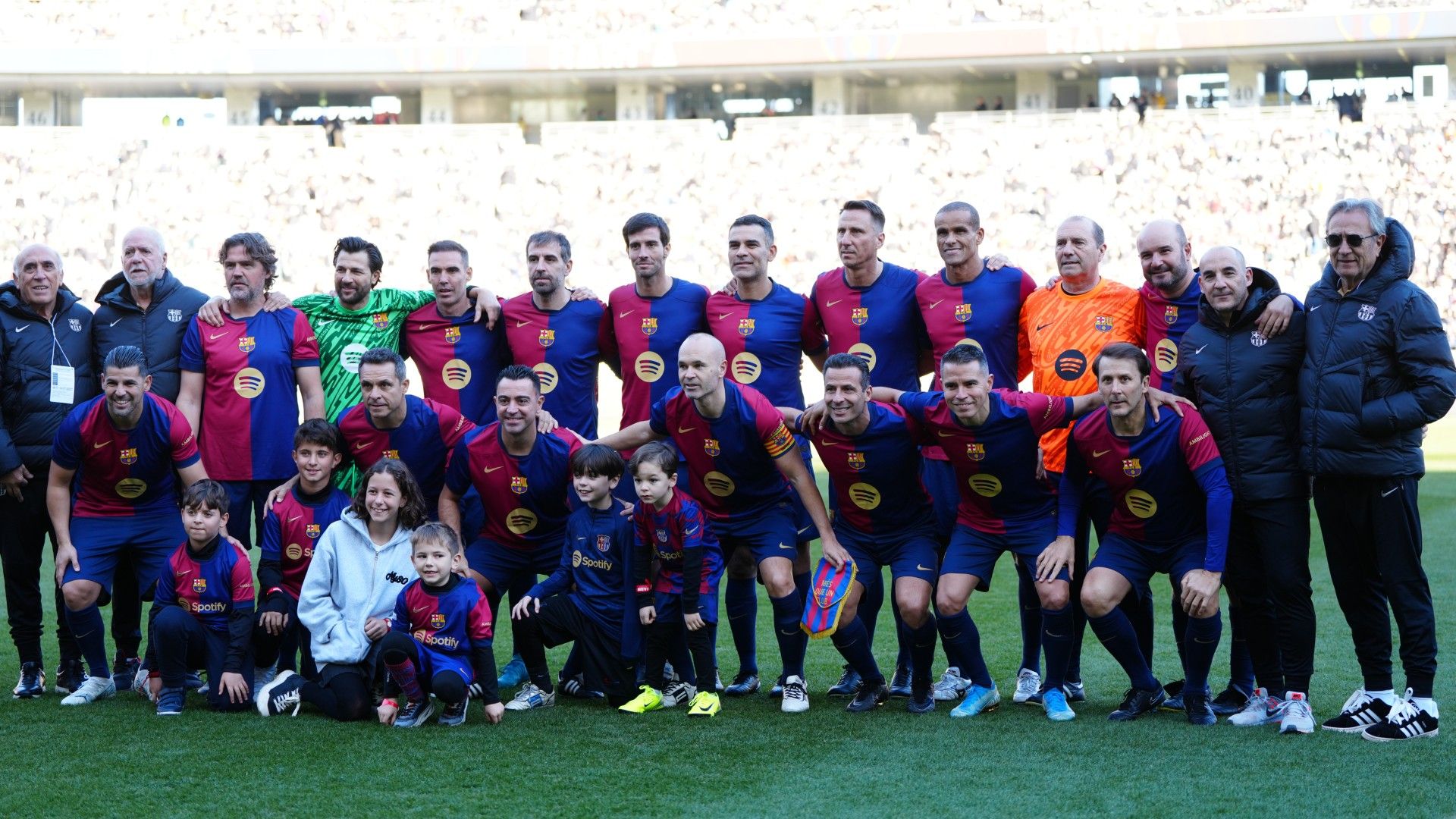 20241215-el clasico in tokyo-team barcelona legends-iniesta