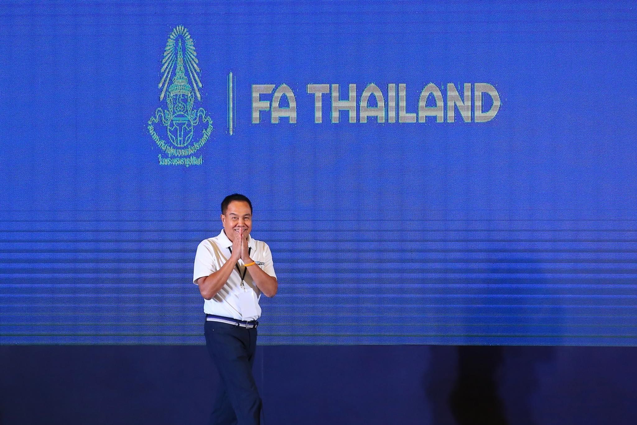 สมยศ พุ่มพันธุ์ม่วง