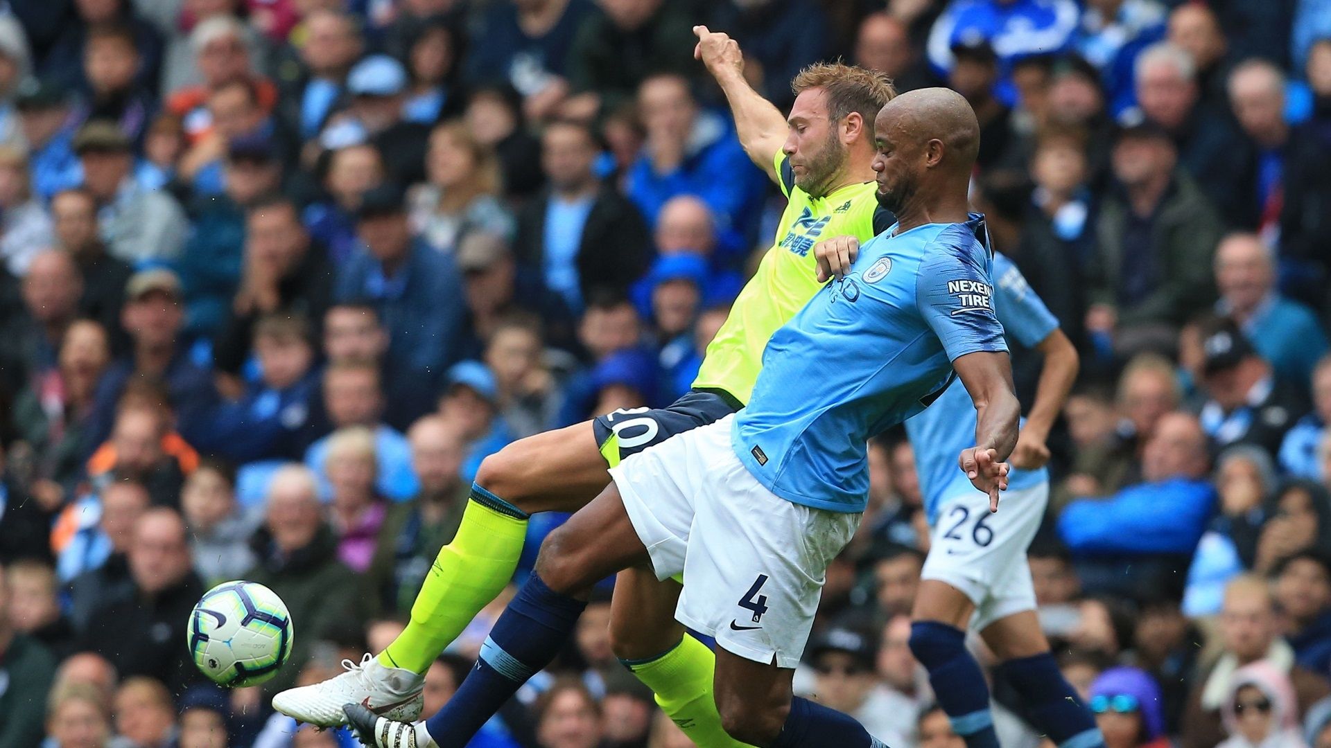 Vincent Kompany Laurent Depoitre Man City Huddersfield 19082018