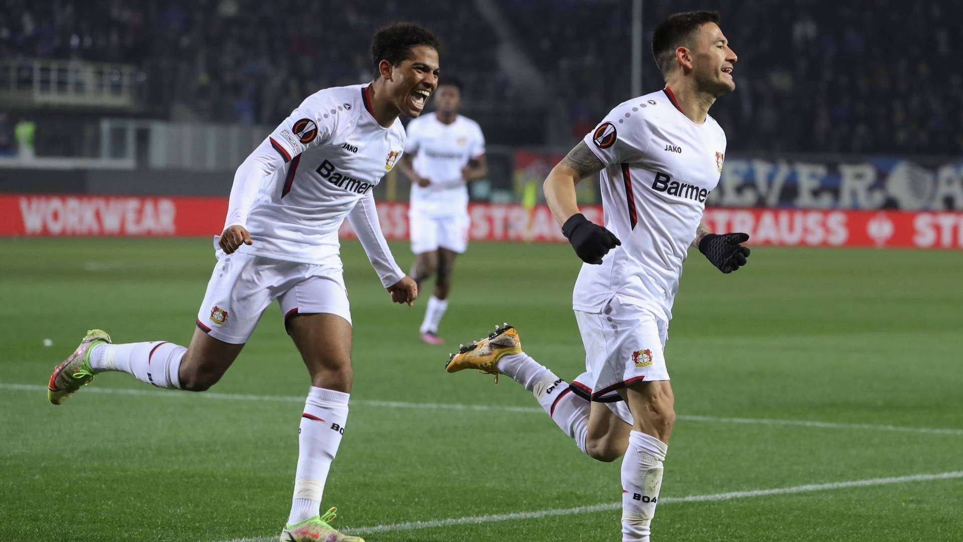 GER ONLY Charles Aranguiz Amine Adli Bayer Leverkusen