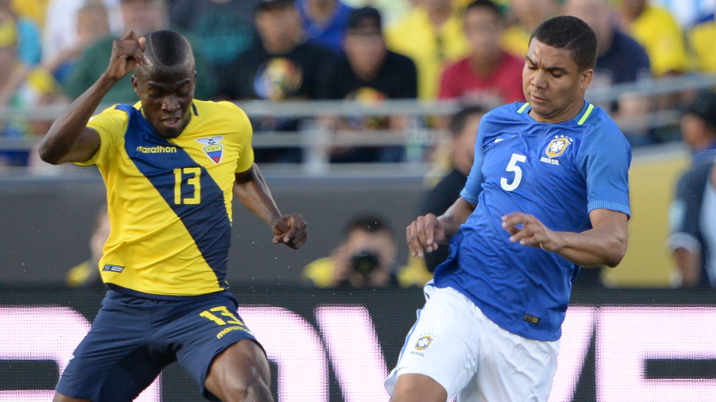 Casemiro Enner Valencia Brasil Equador 05062016