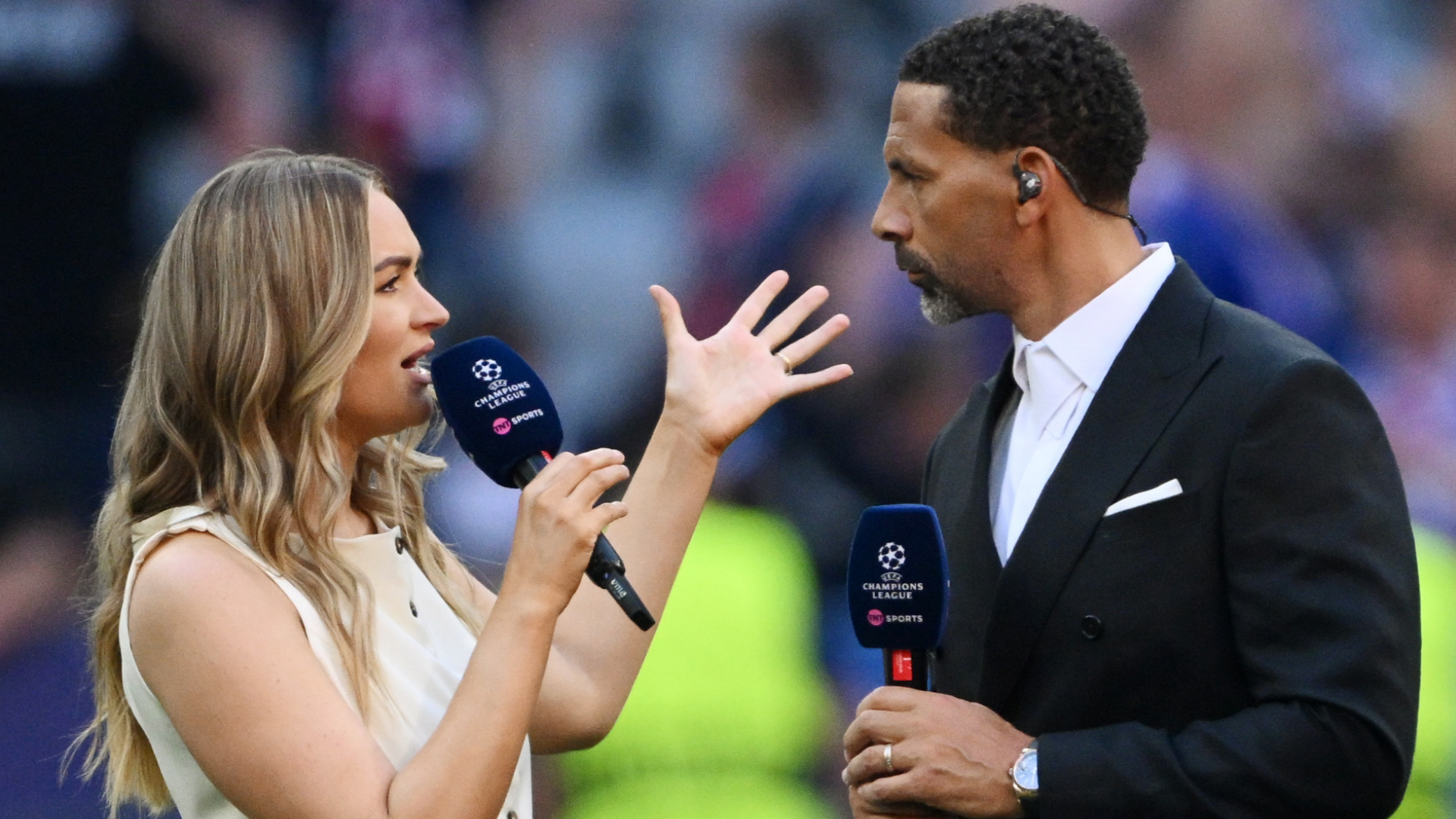 VIDEO: 'F*cking hell, Rio' - Laura Woods jokingly berates Man Utd legend after Ferdinand interrupts presenter's TNT Sports monologue ahead of Champions League final | Goal.com UK