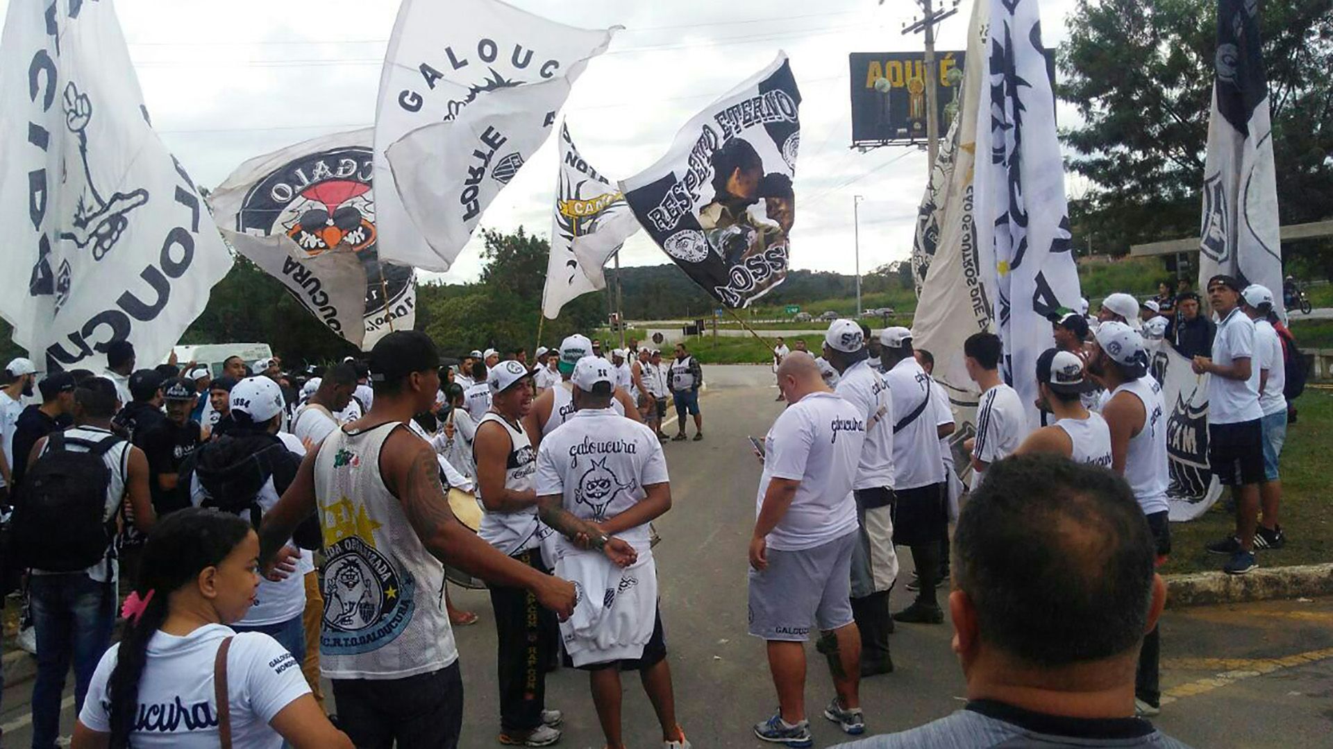 Atletico-MG protesto Cidade do Galo 29042017