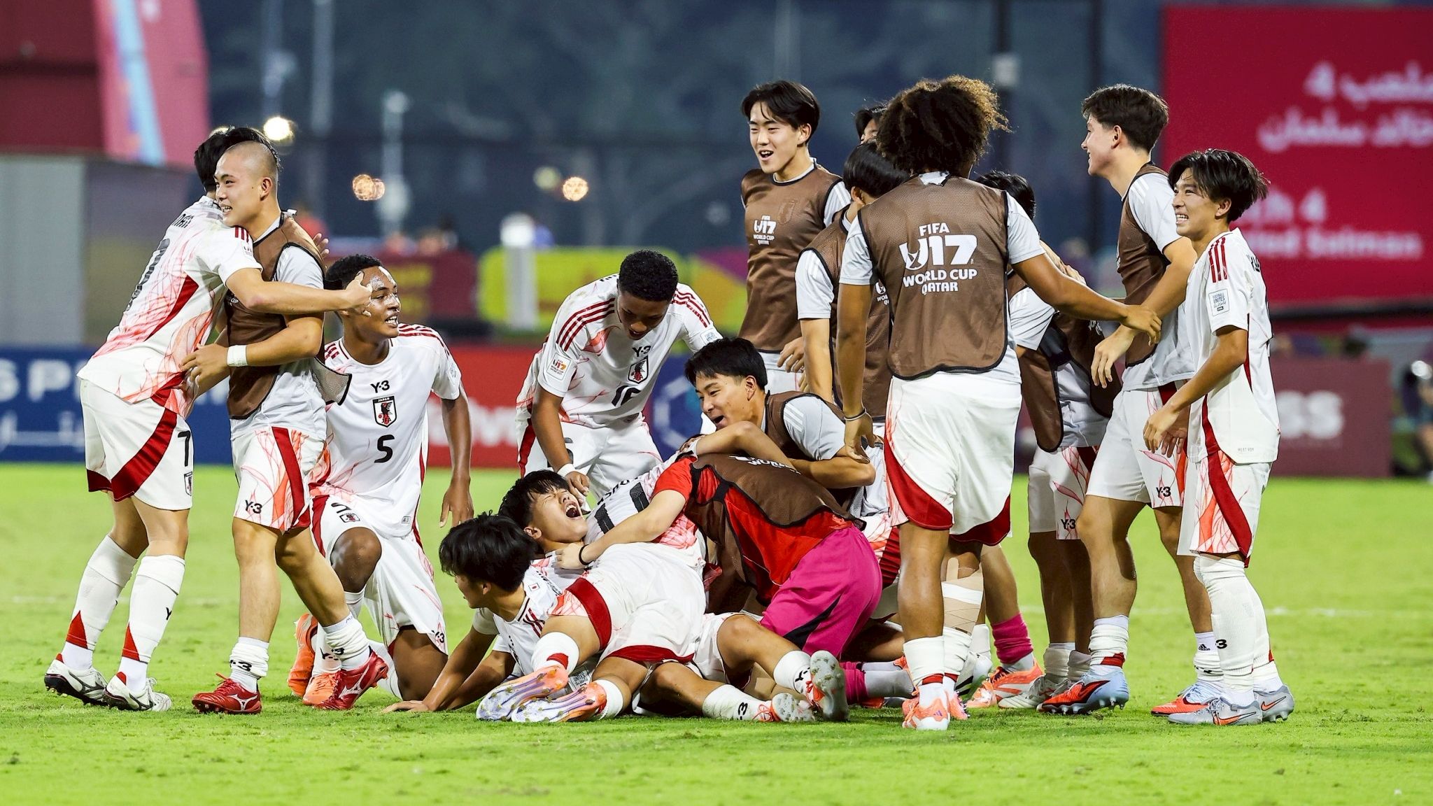地のサッカー 目標は大会最終日まで8試合を戦い、優勝すること。“日本の得点王”FW