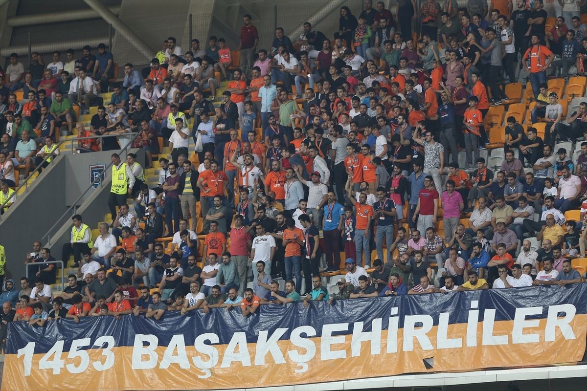 Basaksehir fans UEL 9142017