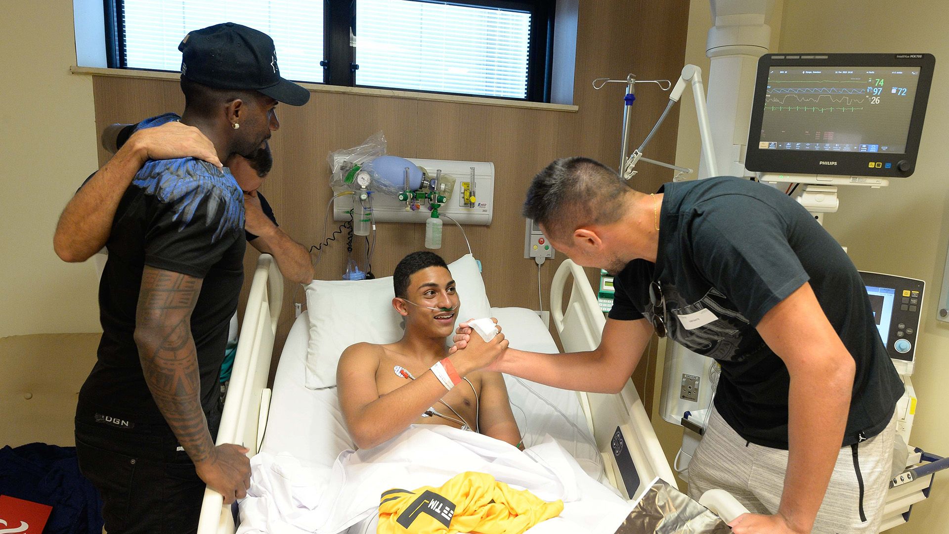 Francisco Dyogo jogadores Flamengo incêndio visita 11022019