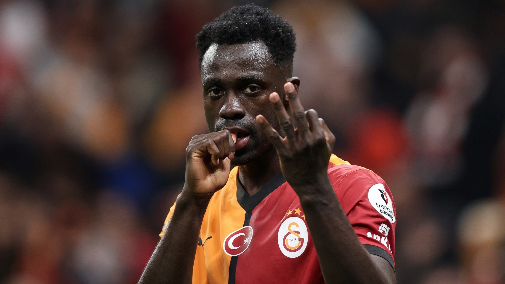Davinson Sanchez of Galatasaray celebrates after scoring