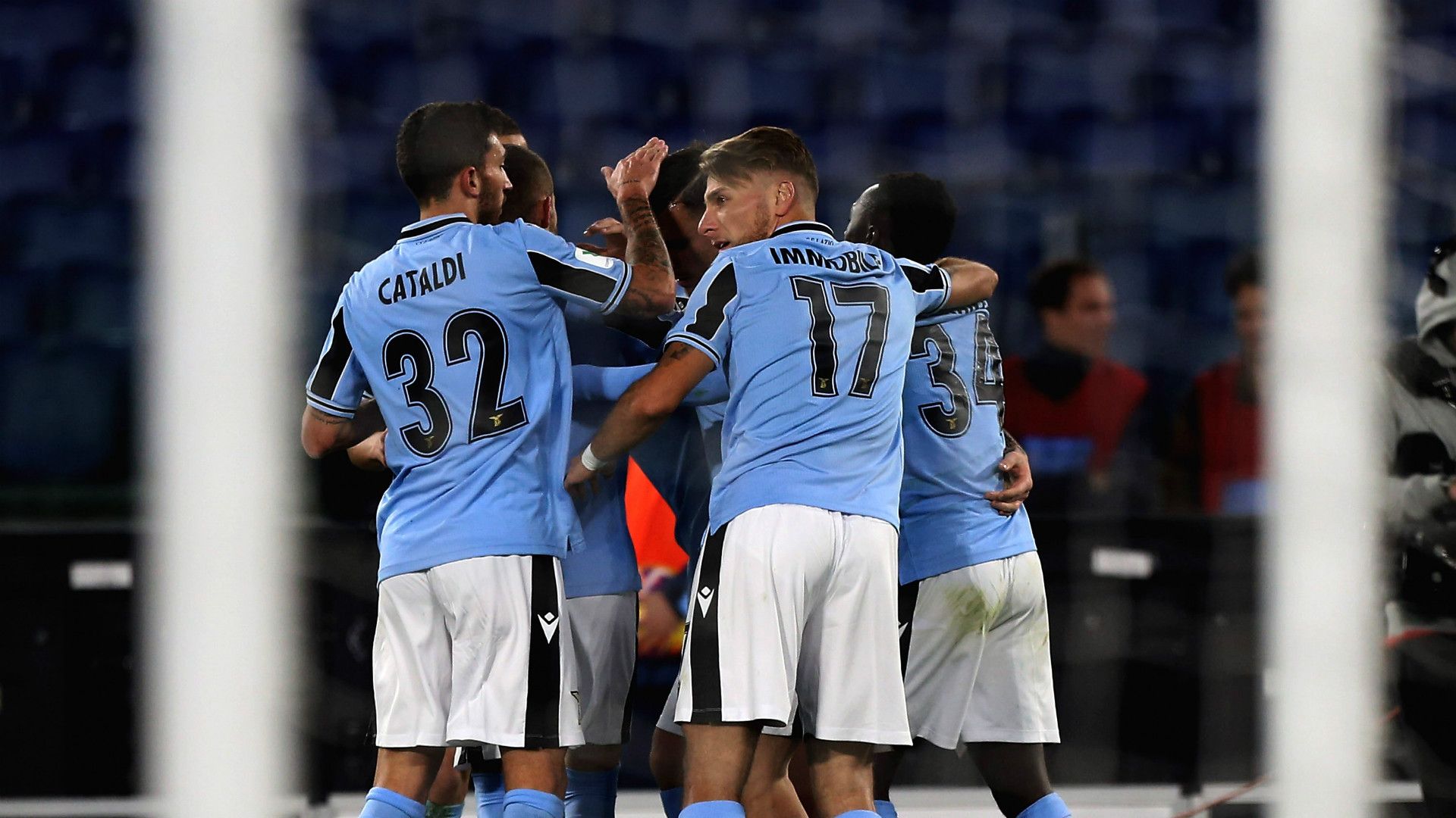 Lazio celebrating Cremonese Coppa Italia
