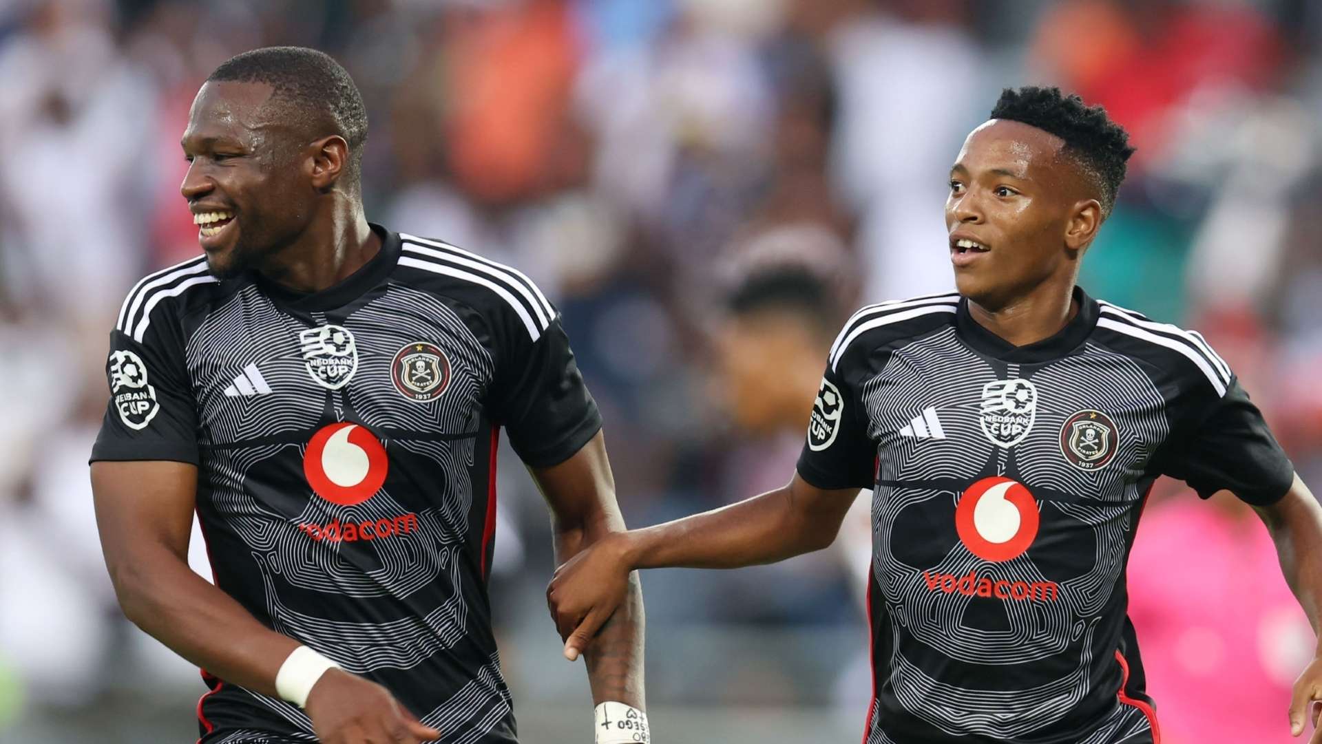 I hope Mamelodi Sundowns are not having ideas about Tshegofatso Mabasa, Kaizer Chiefs should hire him as their strikers coach' - Fans | Goal.com South Africa