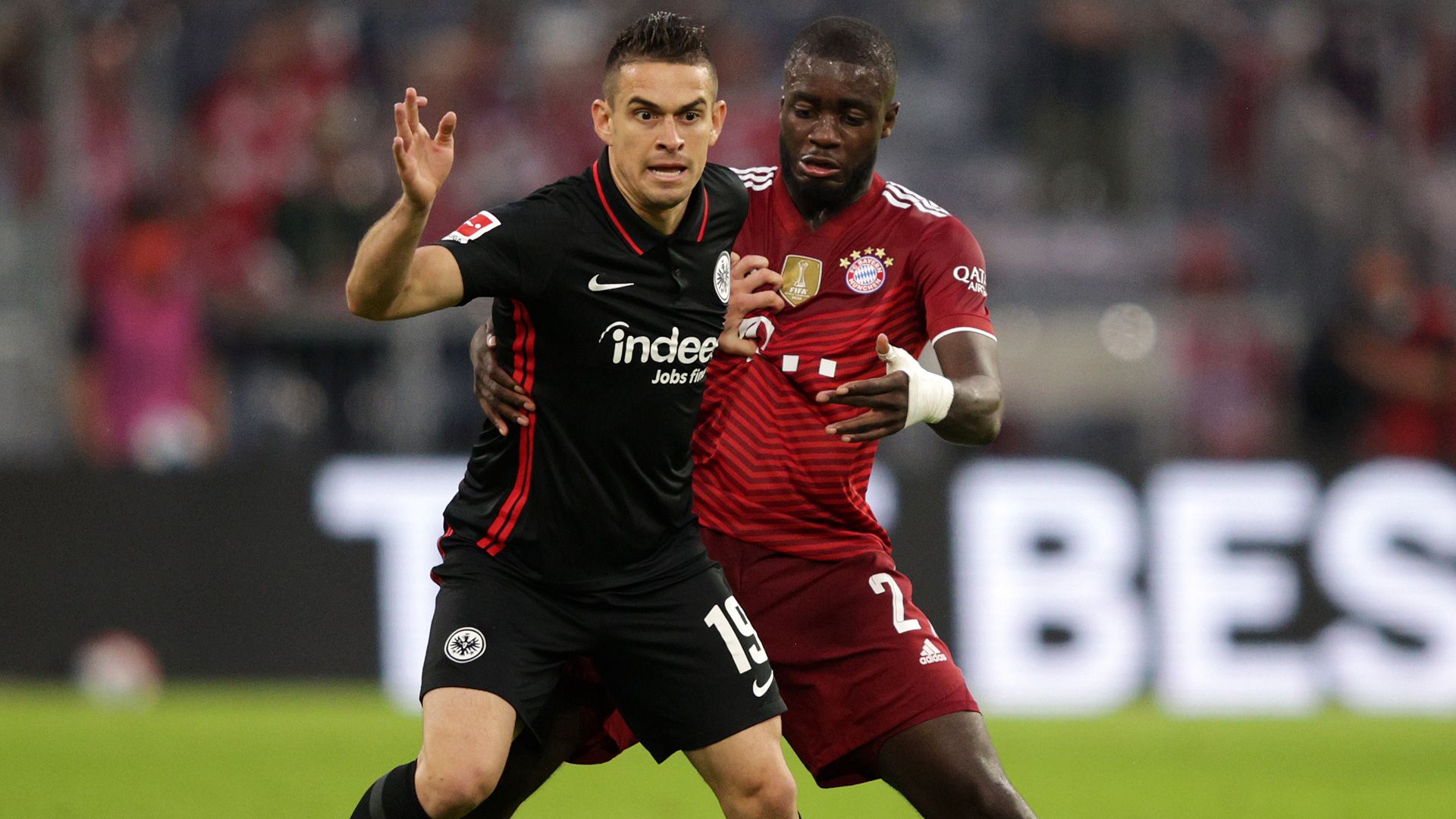 Dayot Upamecano FC Bayern Frankfurt 031021