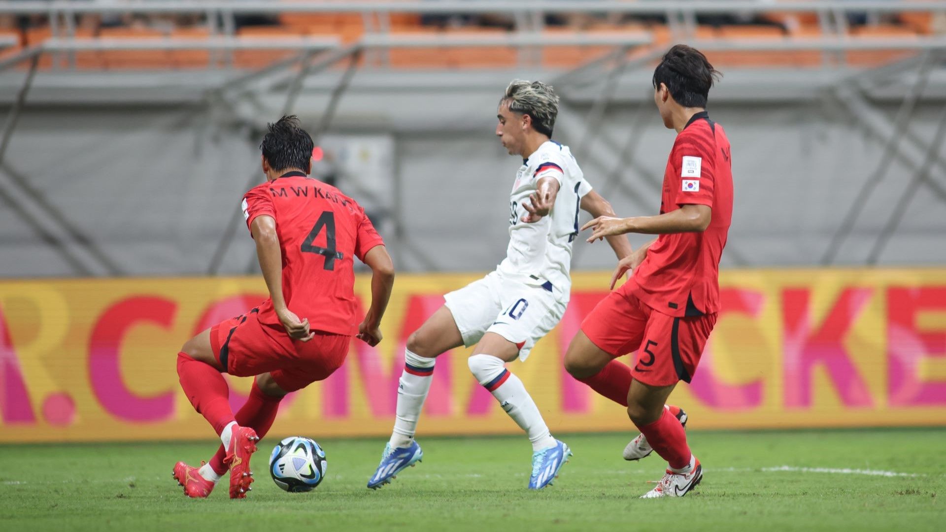 Cruz Medina - Korea Republic U17 vs USA U17