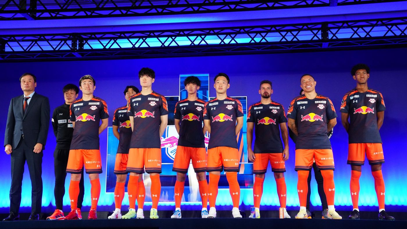 4-rbomiya-2025launch-team.jpg? 