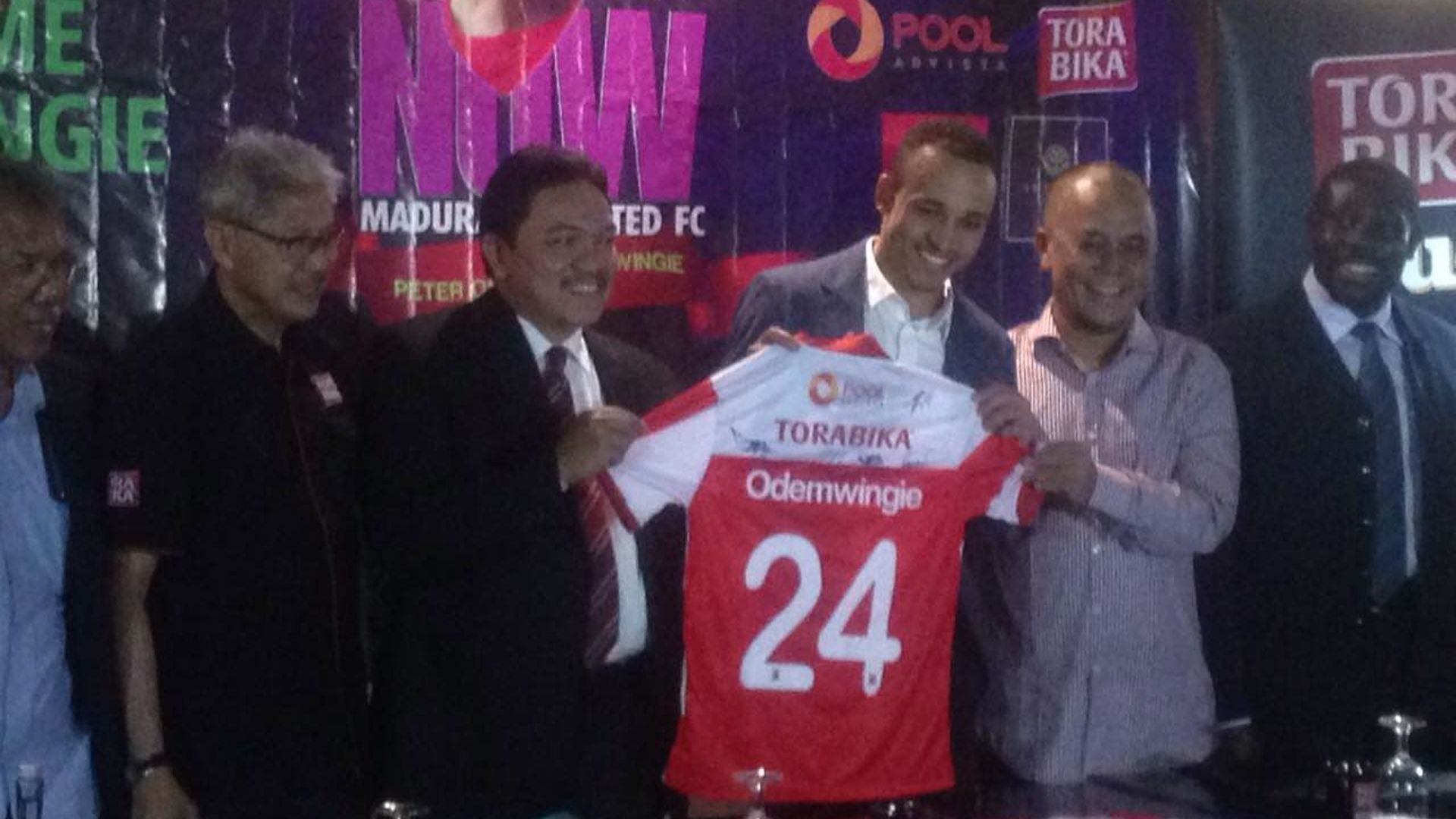 Peter Odemwingie - Madura United