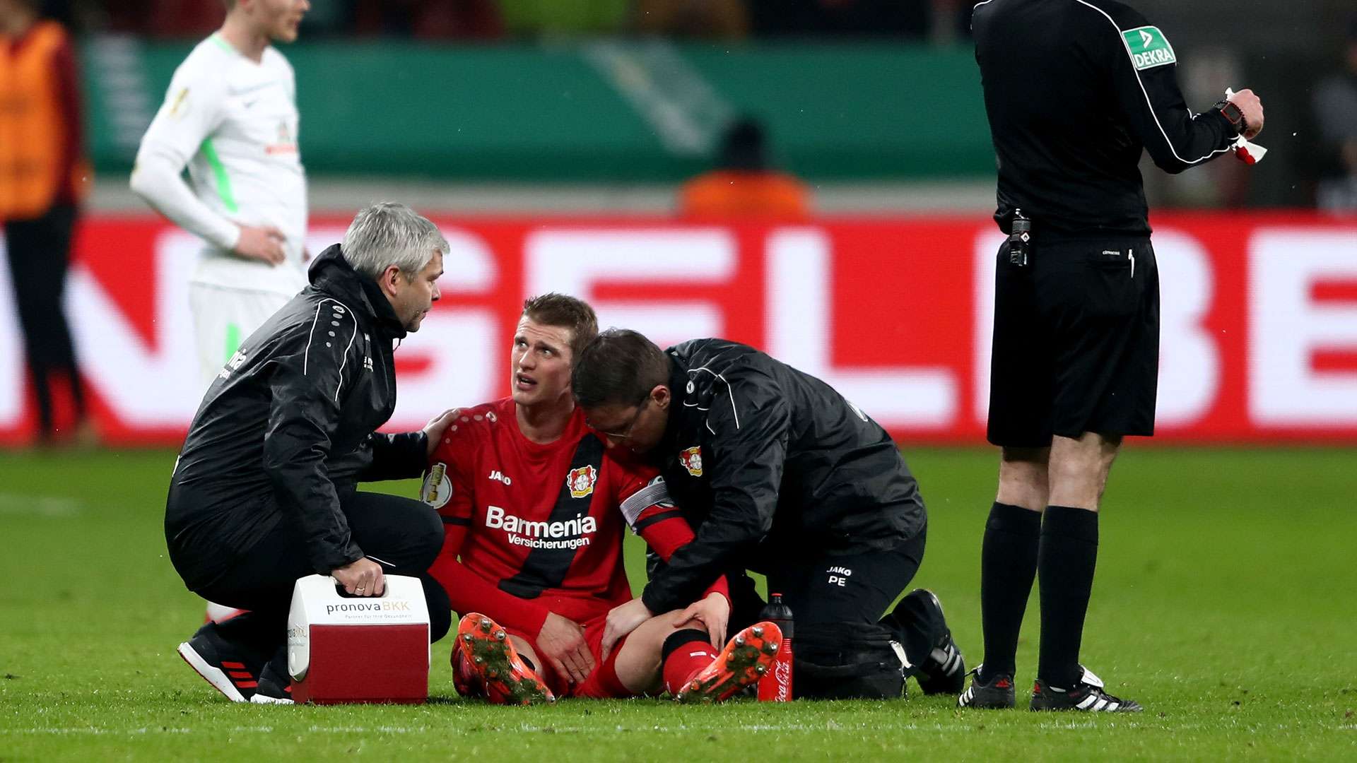 Lars Bender Bayer Leverkusen DFB-Pokal 07022018