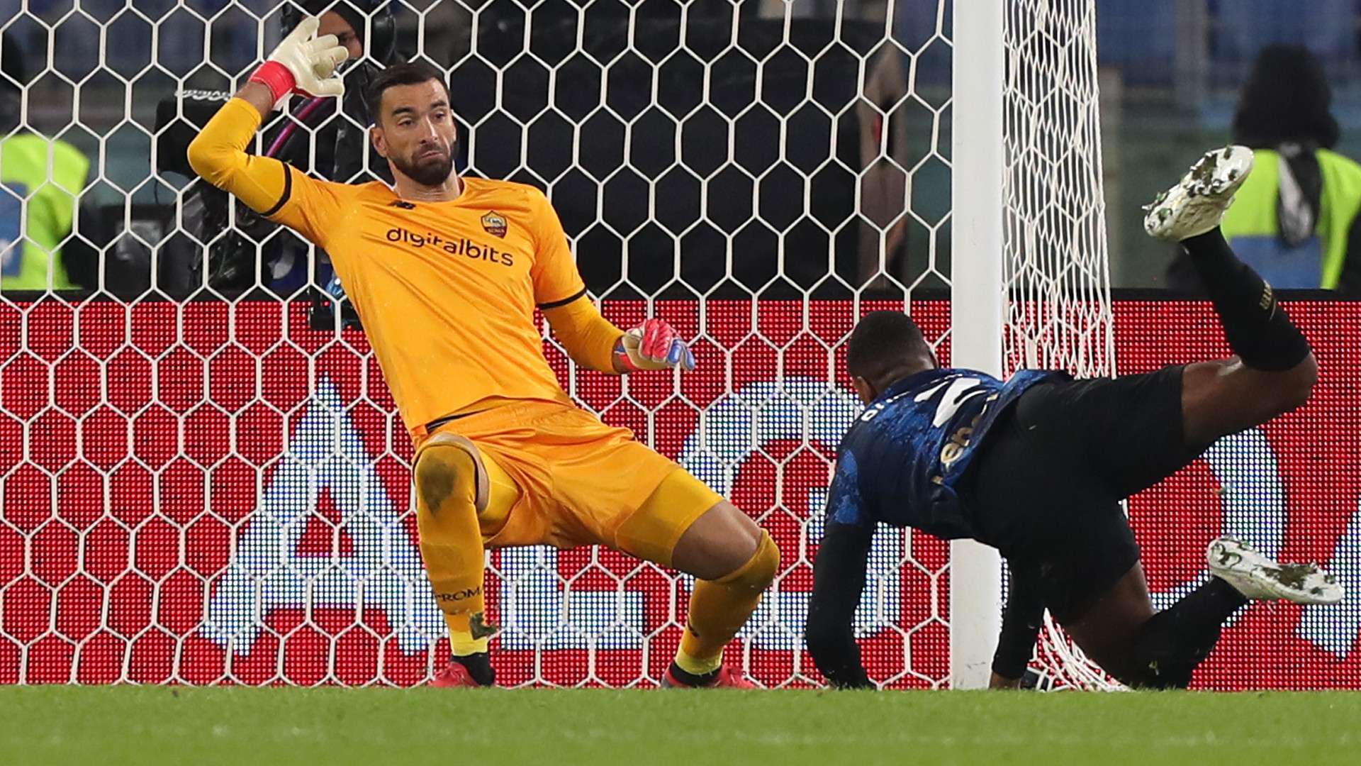 Rui Patricio Denzel Dumfries Roma Inter Serie A