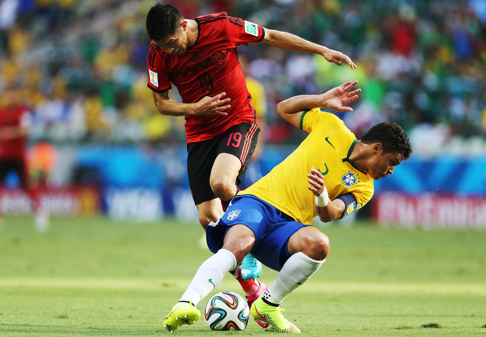 Thiago Silva Brazil Oribe Peralta Mexico 2014 World Cup Group A 06172014