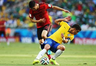 Thiago Silva Brazil Oribe Peralta Mexico 2014 World Cup Group A 06172014