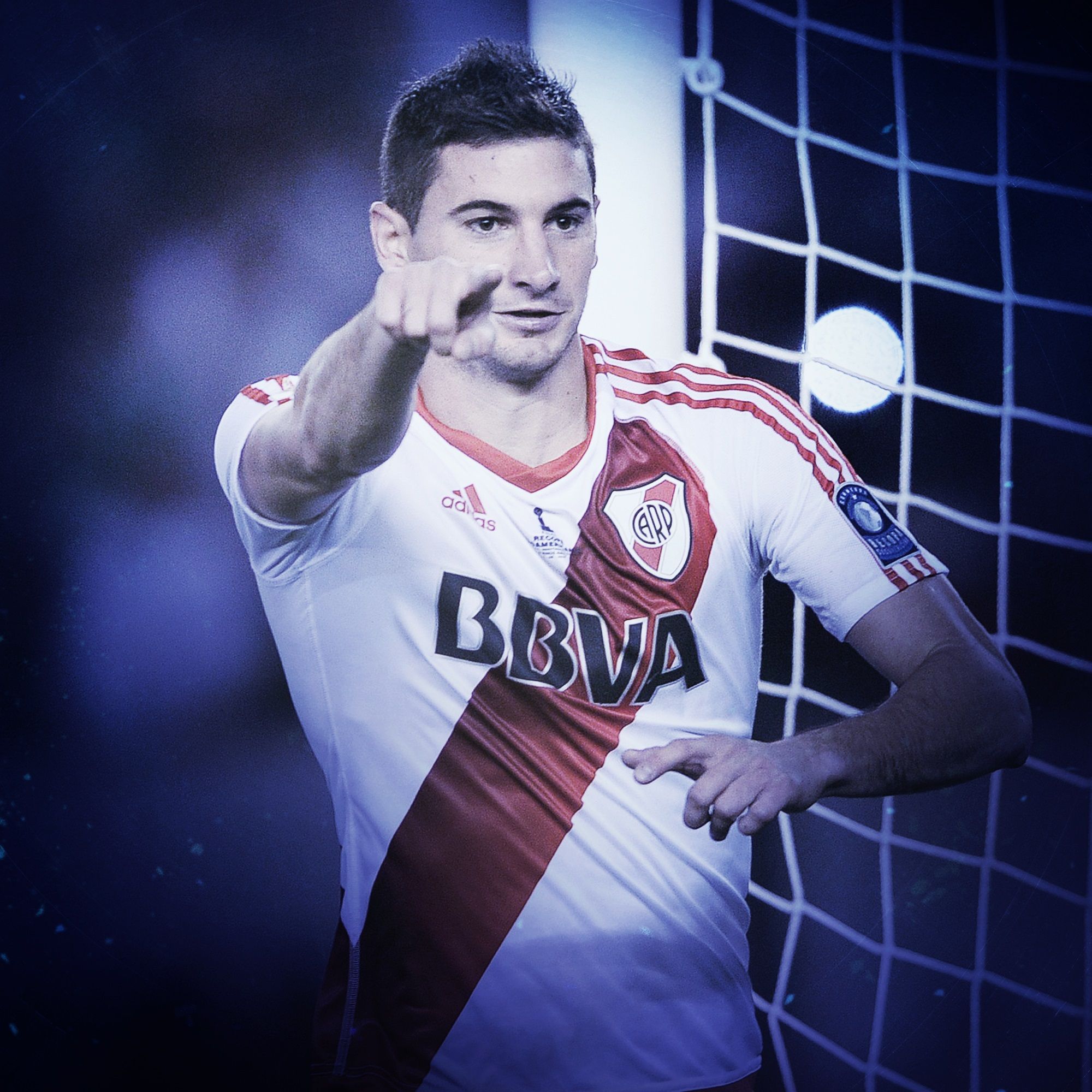 50 Lucas Alario