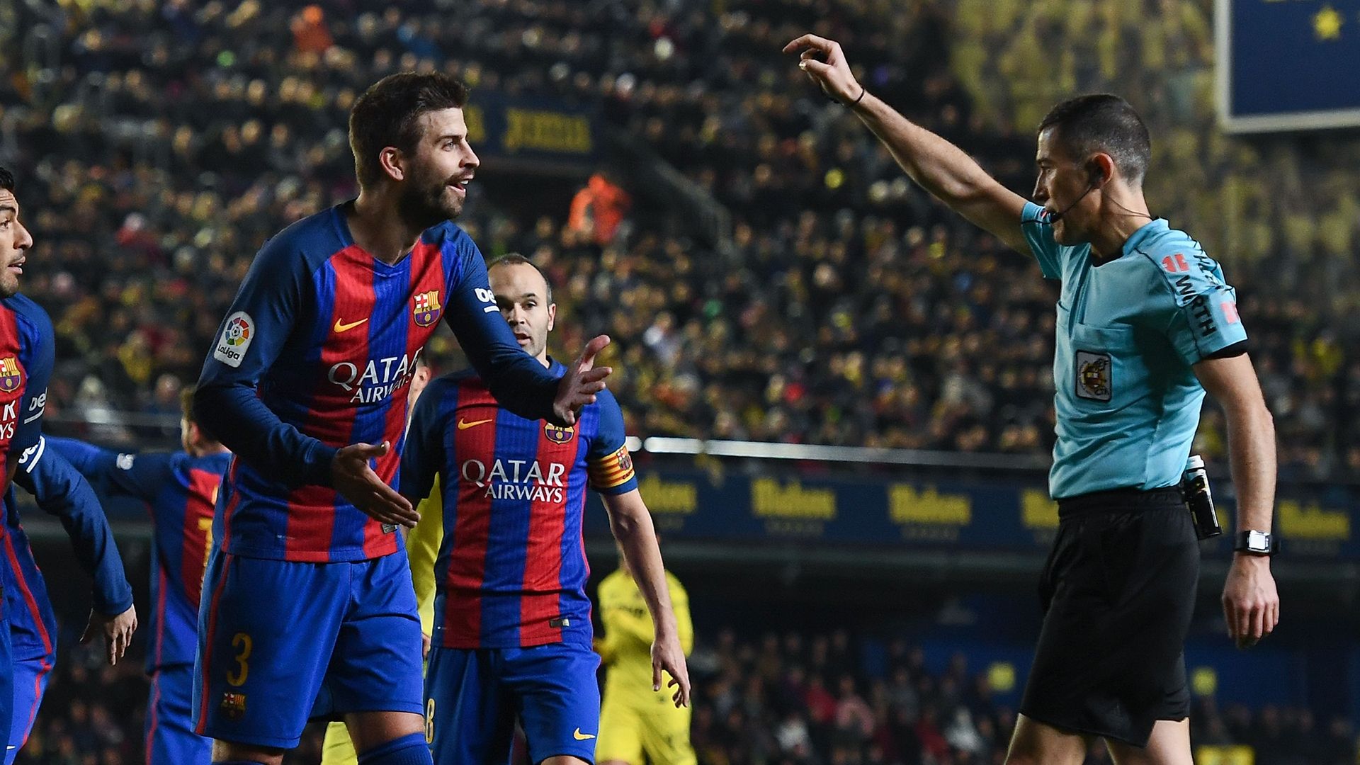 Gerard Pique Barcelona Villarreal 08012017